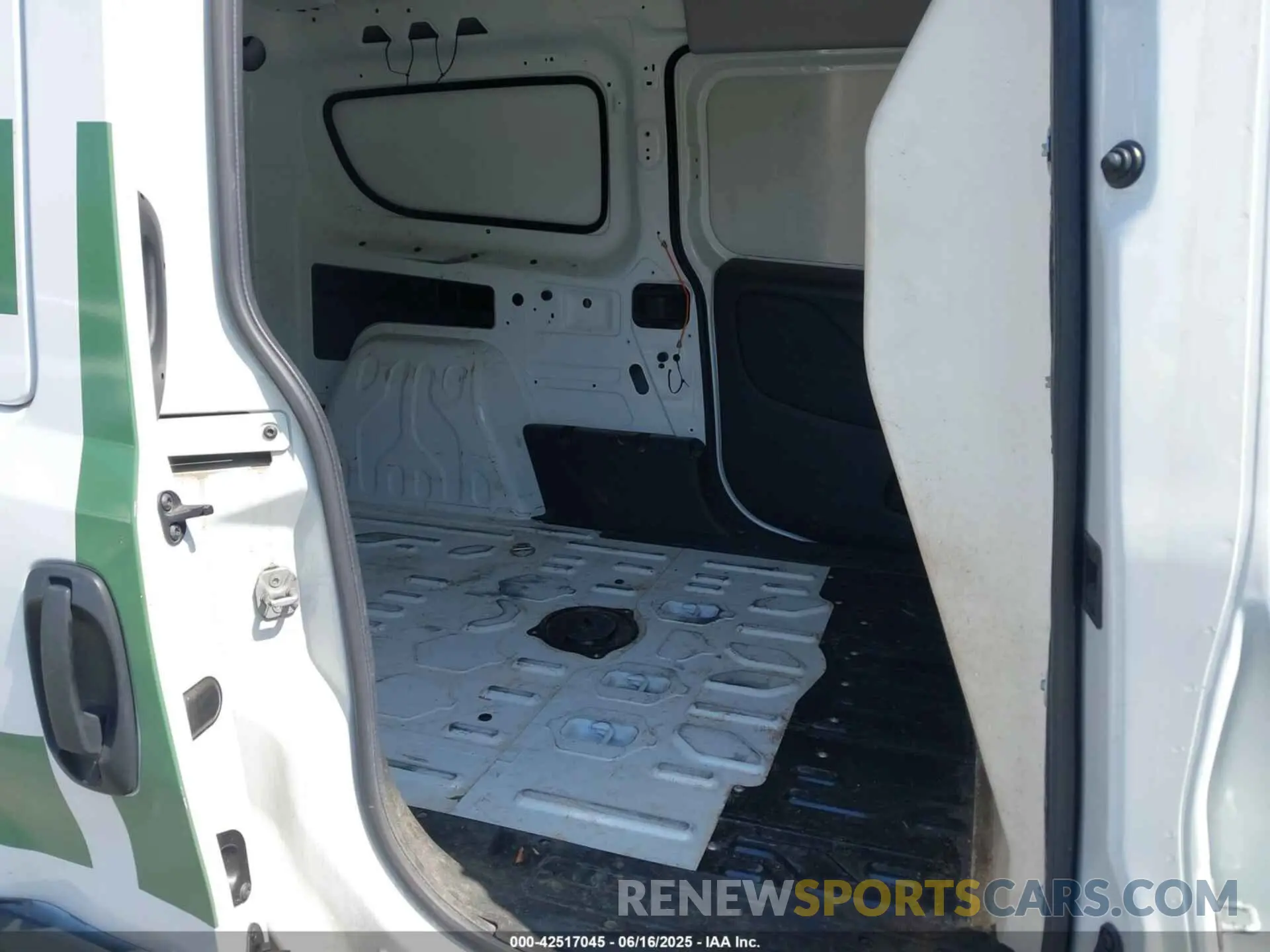 8 Photograph of a damaged car ZFBHRFABXN6W22317 RAM PROMASTER CITY 2022