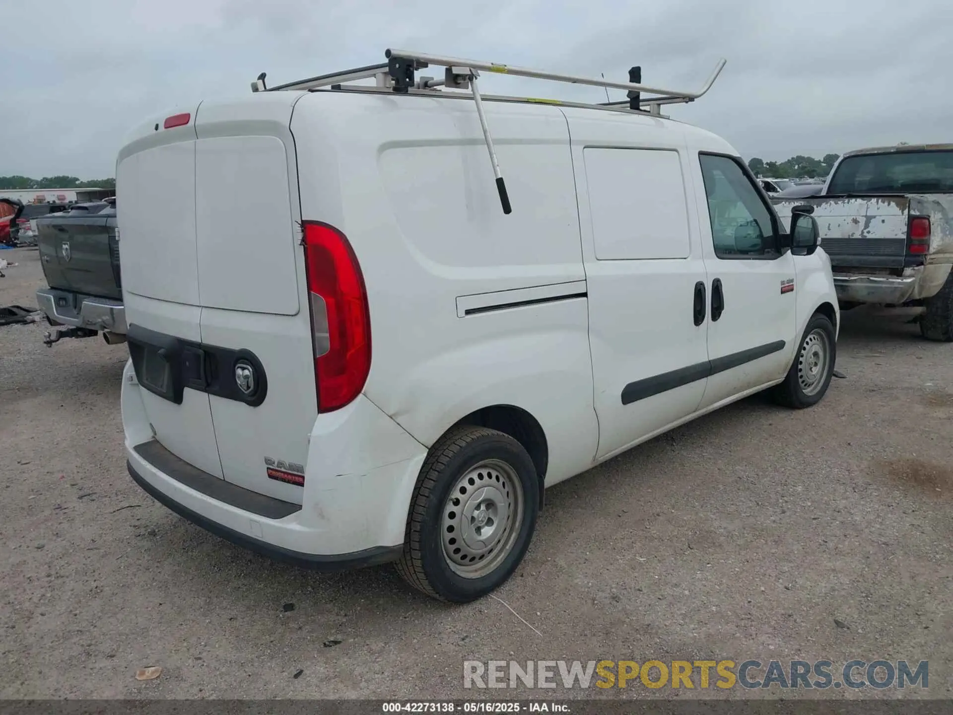 4 Photograph of a damaged car ZFBHRFABXN6W53275 RAM PROMASTER CITY 2022