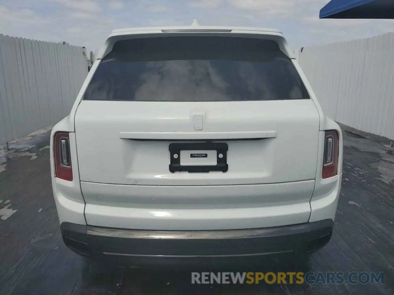 6 Photograph of a damaged car SLATV4C00LU202245 ROLLS-ROYCE CULLINAN 2020
