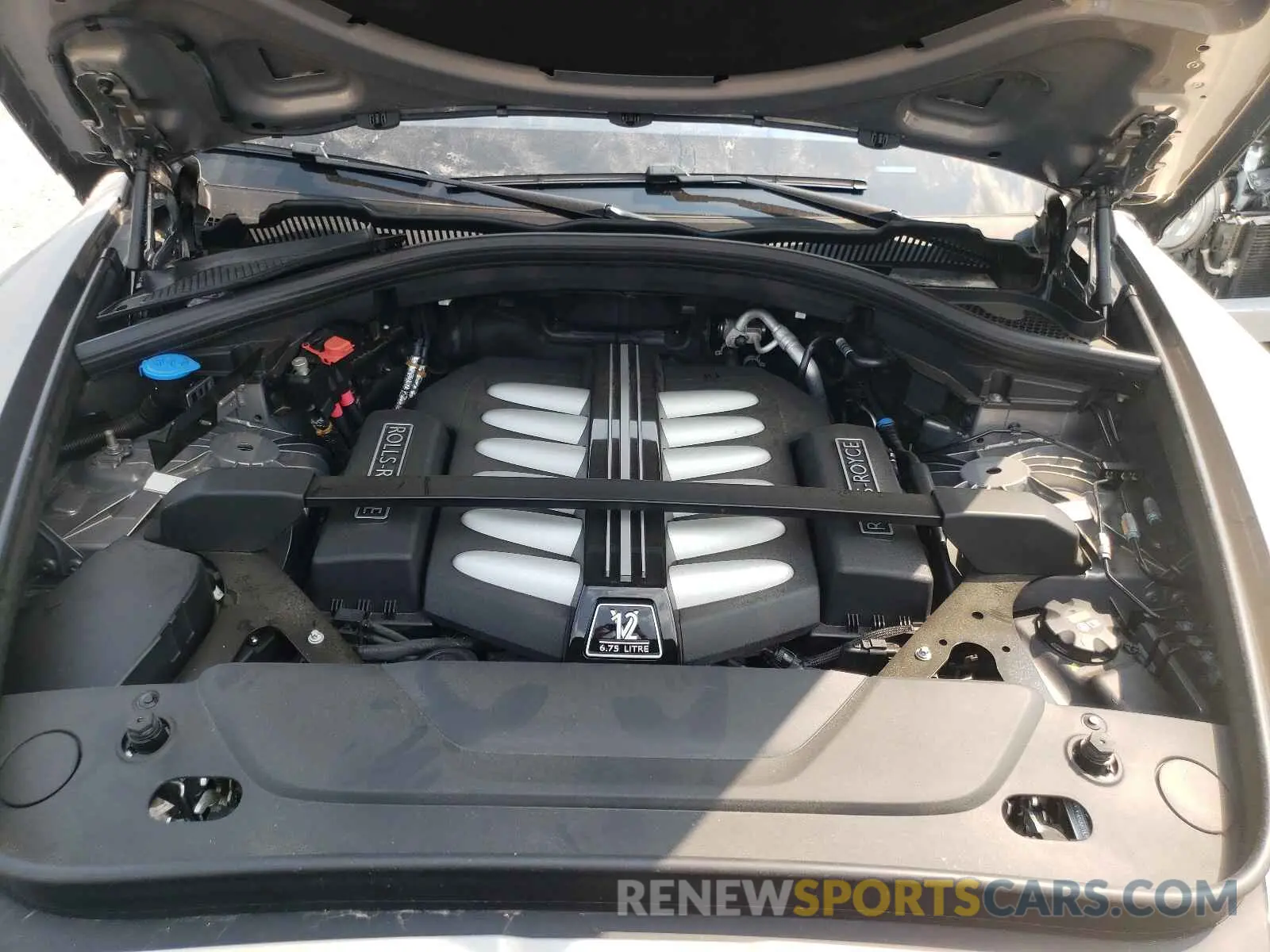 7 Photograph of a damaged car SLATV4C03LU202157 ROLLS-ROYCE CULLINAN 2020