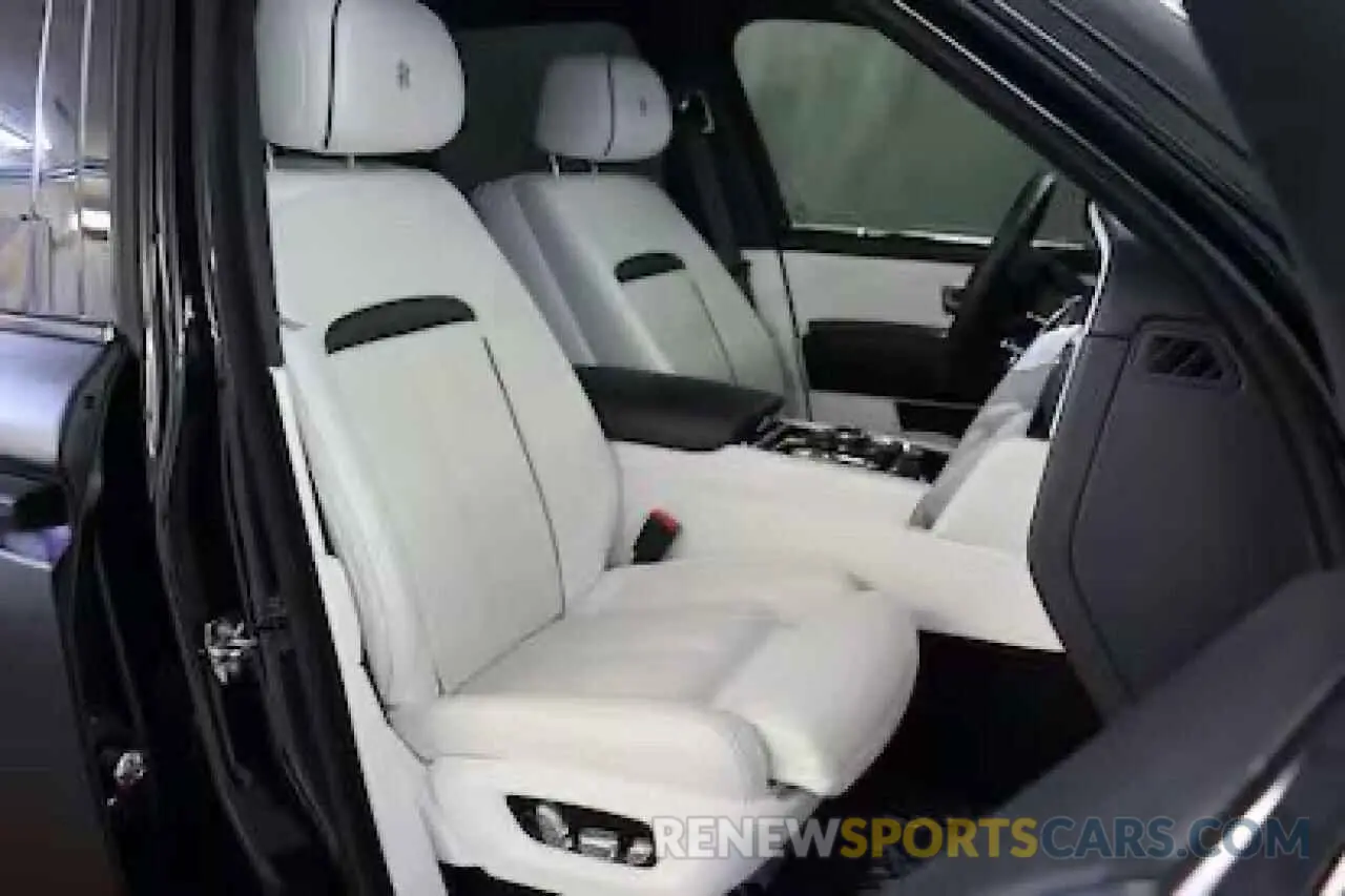 5 Photograph of a damaged car SLATV4C0XLU201XXX ROLLS-ROYCE CULLINAN 2020