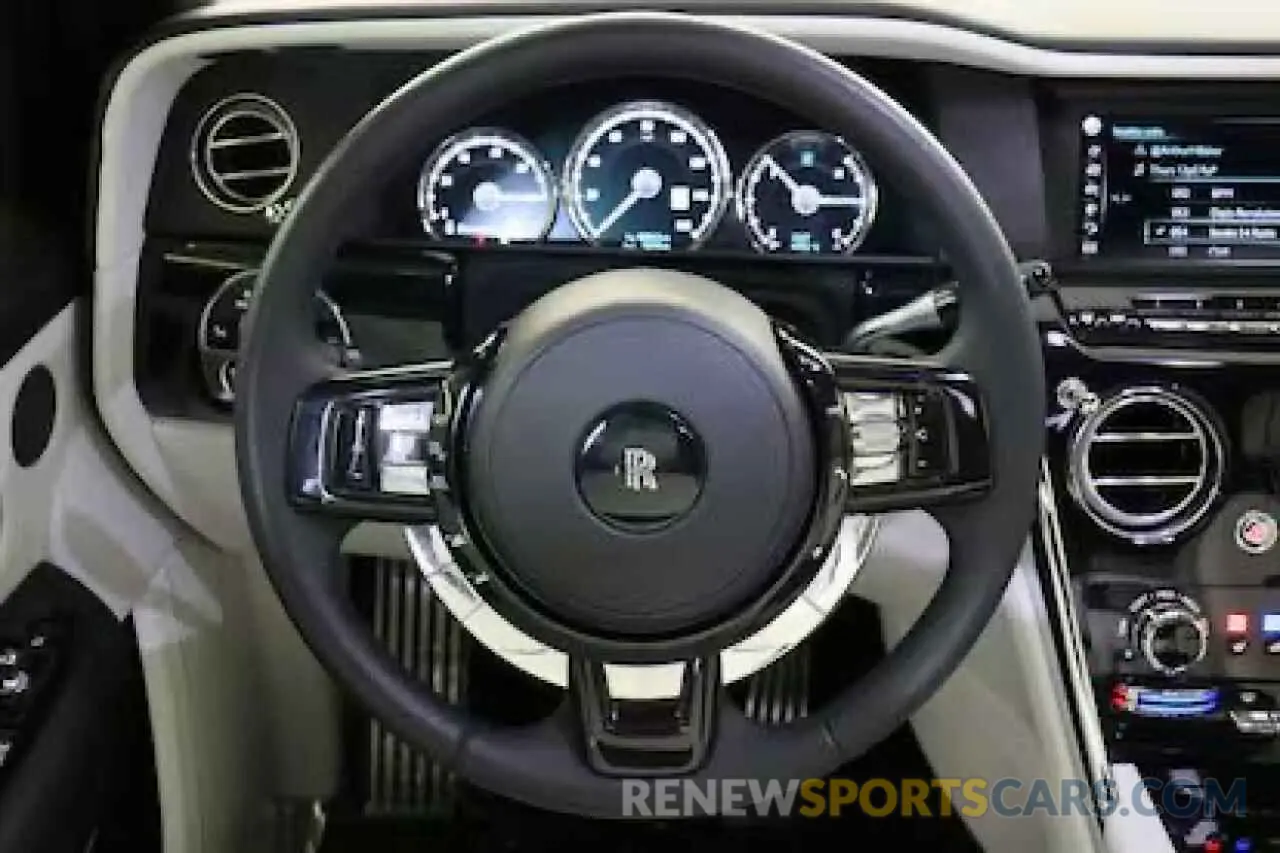 8 Photograph of a damaged car SLATV4C0XLU201XXX ROLLS-ROYCE CULLINAN 2020