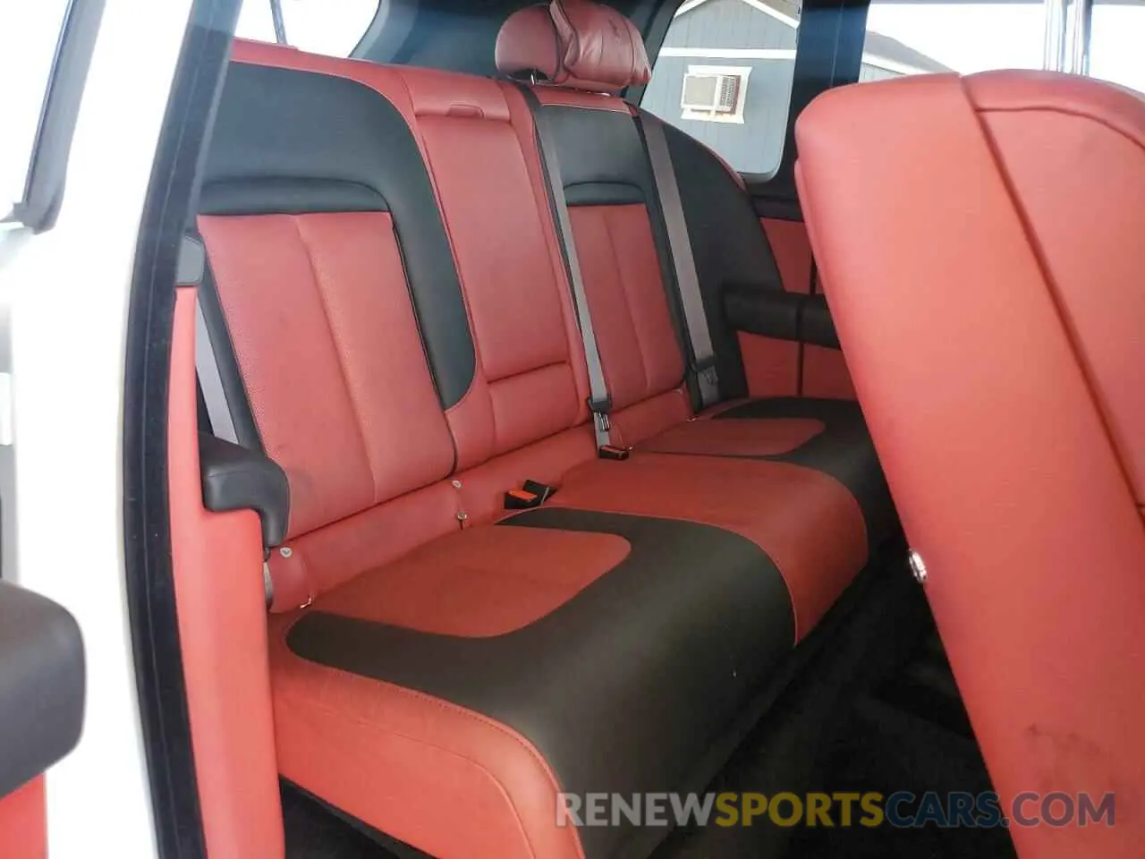 11 Photograph of a damaged car SLATV4C08NU209947 ROLLS-ROYCE CULLINAN 2022