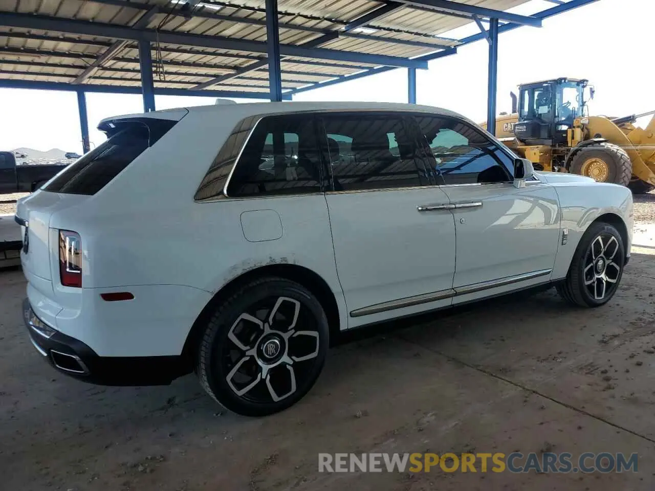 3 Photograph of a damaged car SLATV4C08NU209947 ROLLS-ROYCE CULLINAN 2022