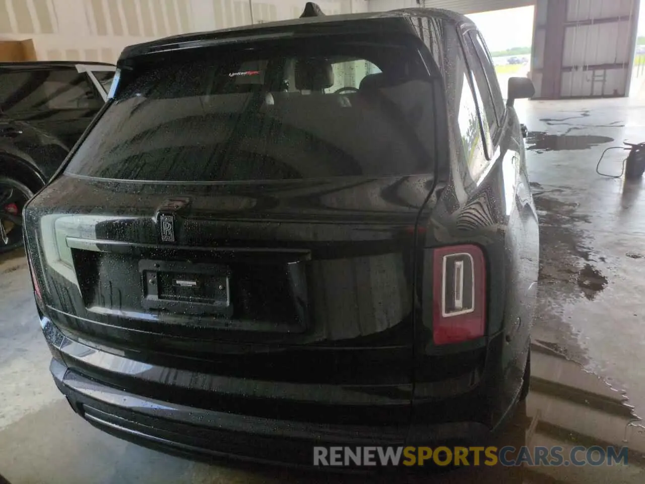 6 Photograph of a damaged car SLATV4C02PU220042 ROLLS-ROYCE CULLINAN 2023