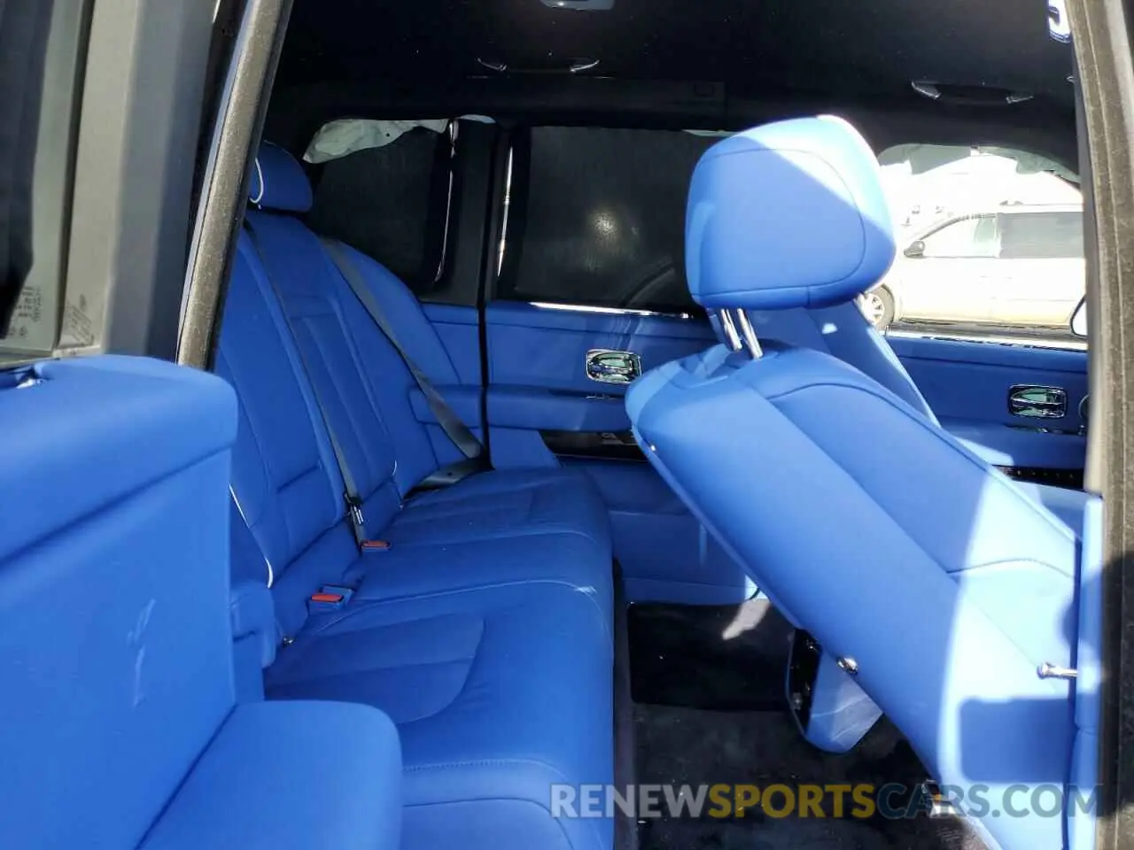 10 Photograph of a damaged car SLATV4C05PU217586 ROLLS-ROYCE CULLINAN 2023