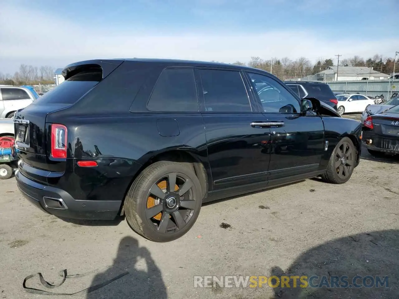 3 Photograph of a damaged car SLATV4C05PU217586 ROLLS-ROYCE CULLINAN 2023