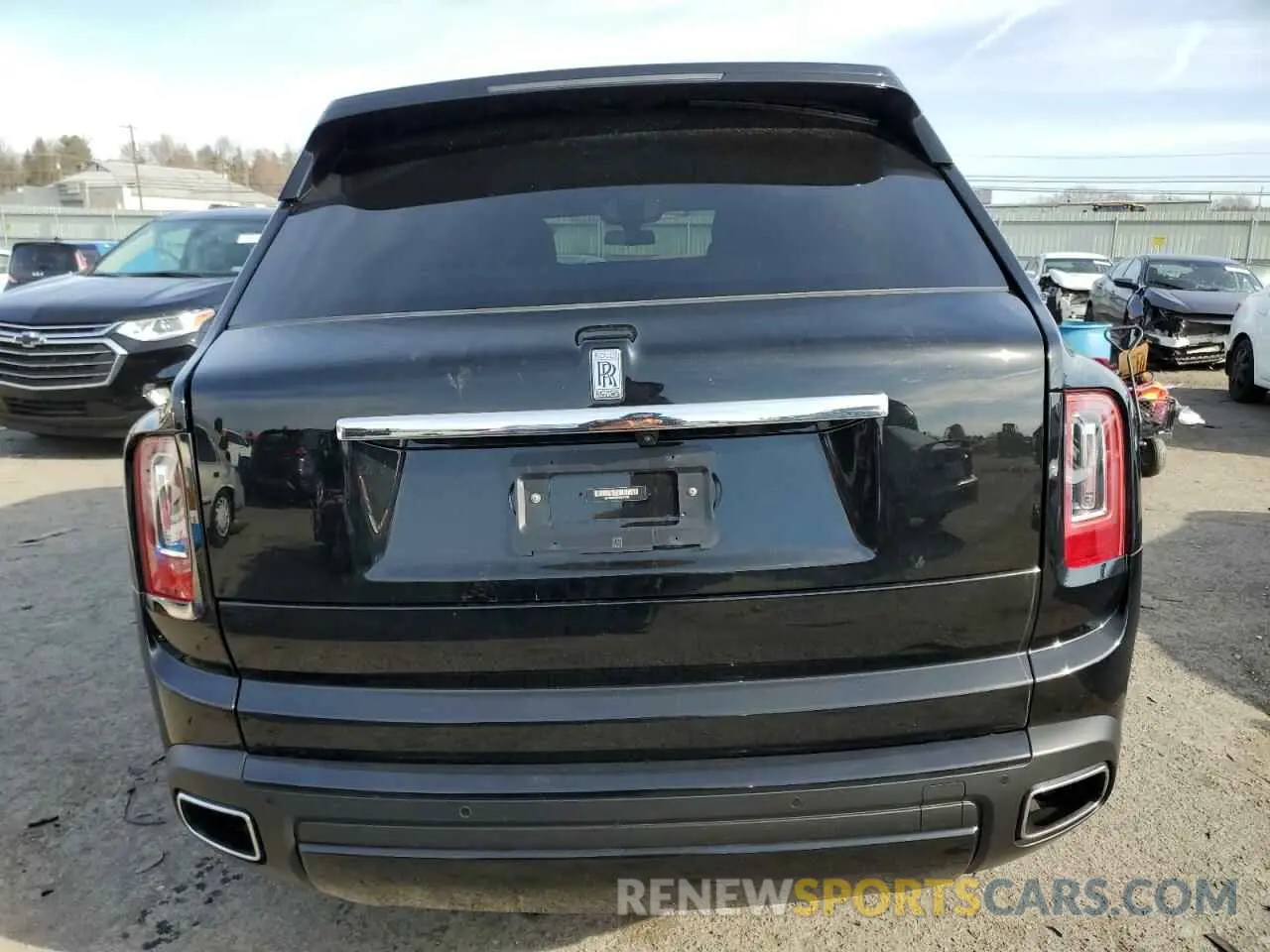6 Photograph of a damaged car SLATV4C05PU217586 ROLLS-ROYCE CULLINAN 2023