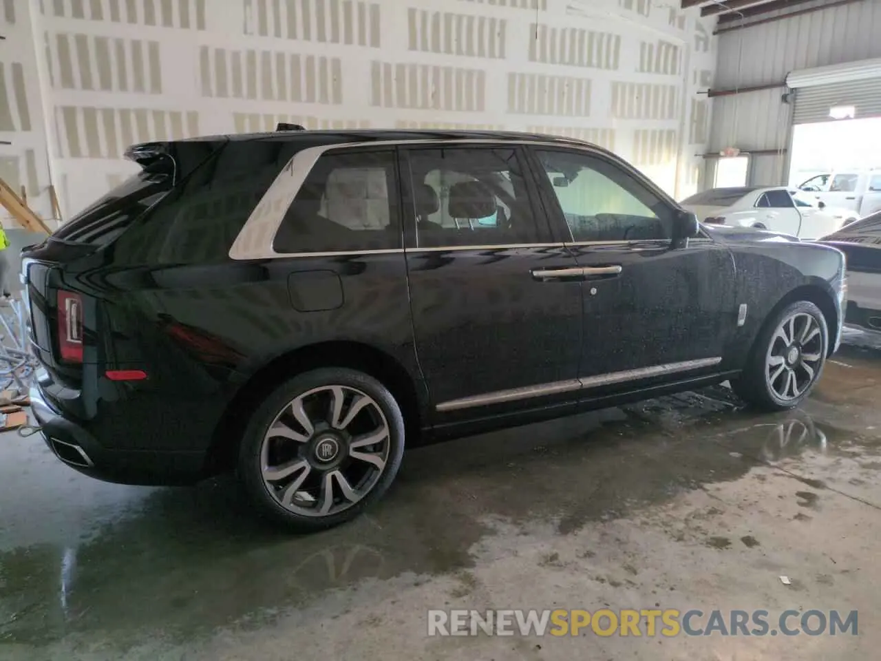 3 Photograph of a damaged car SLATV4C07PU218187 ROLLS-ROYCE CULLINAN 2023
