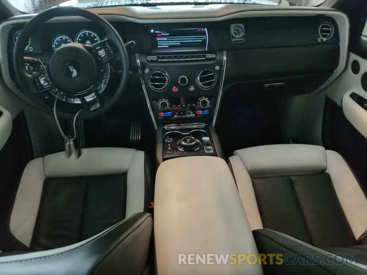 8 Photograph of a damaged car SLATV4C07PU218187 ROLLS-ROYCE CULLINAN 2023