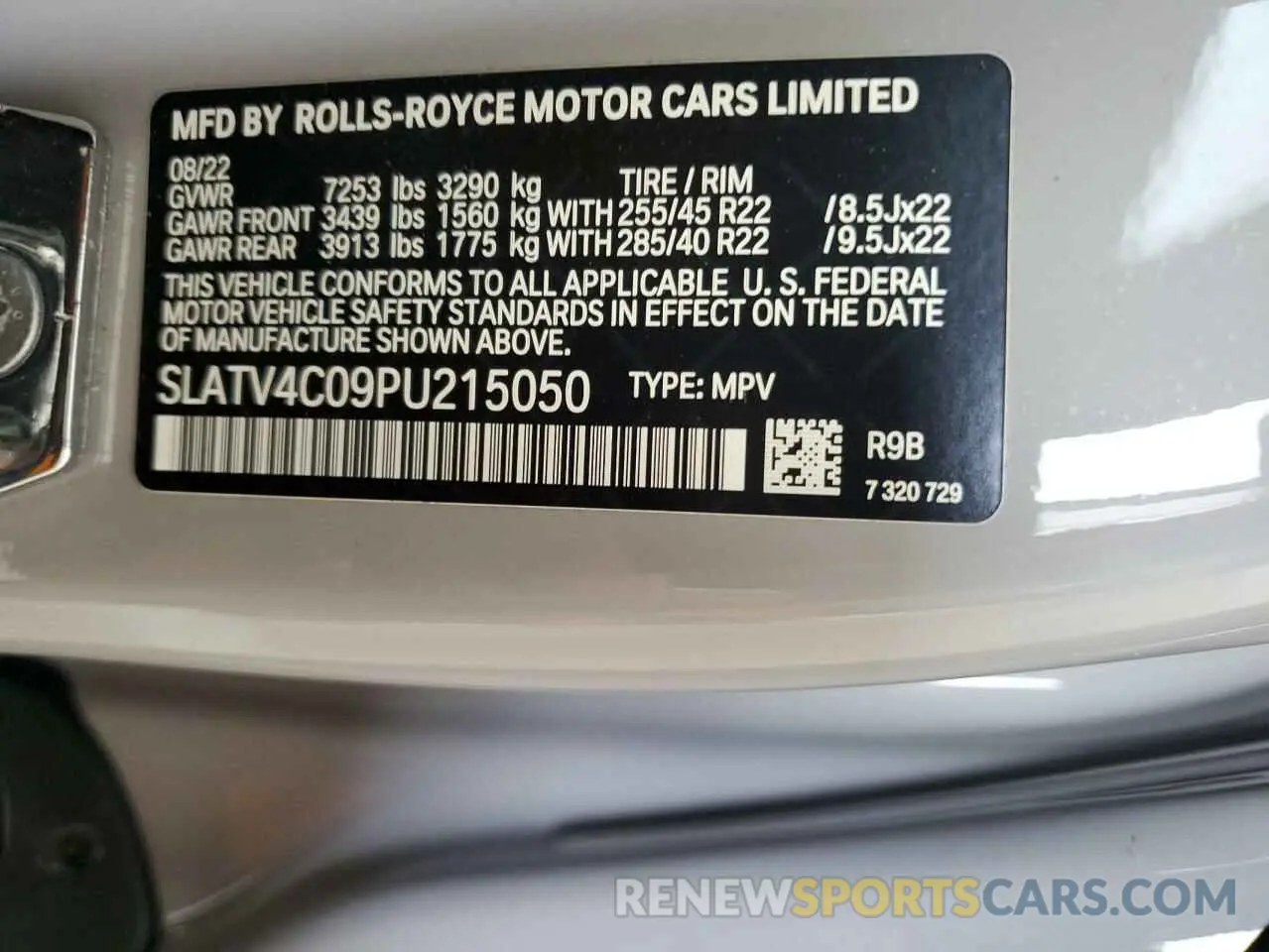 13 Photograph of a damaged car SLATV4C09PU215050 ROLLS-ROYCE CULLINAN 2023