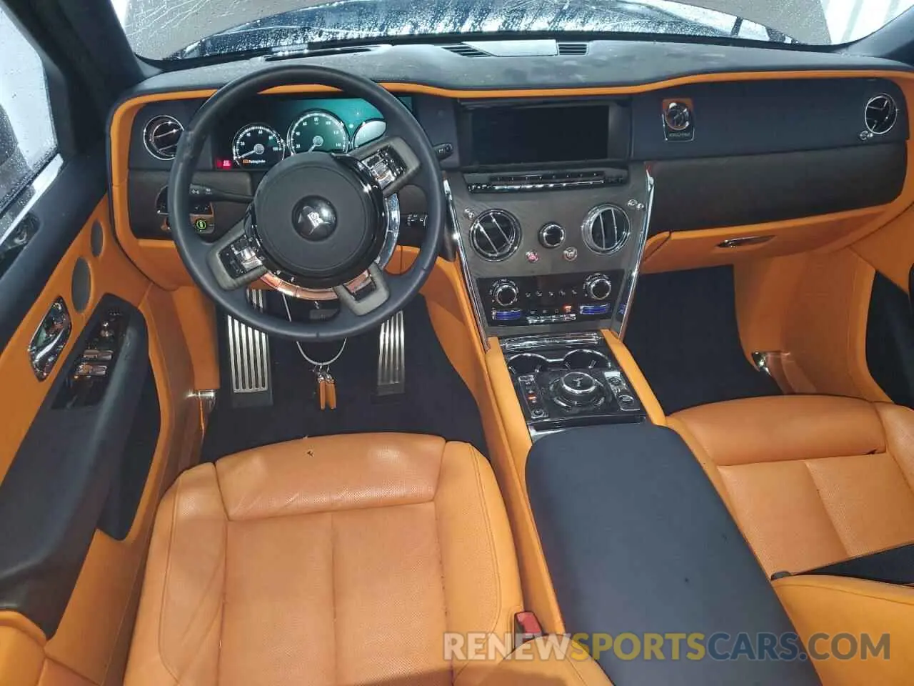 8 Photograph of a damaged car SLATV4C09PU215050 ROLLS-ROYCE CULLINAN 2023