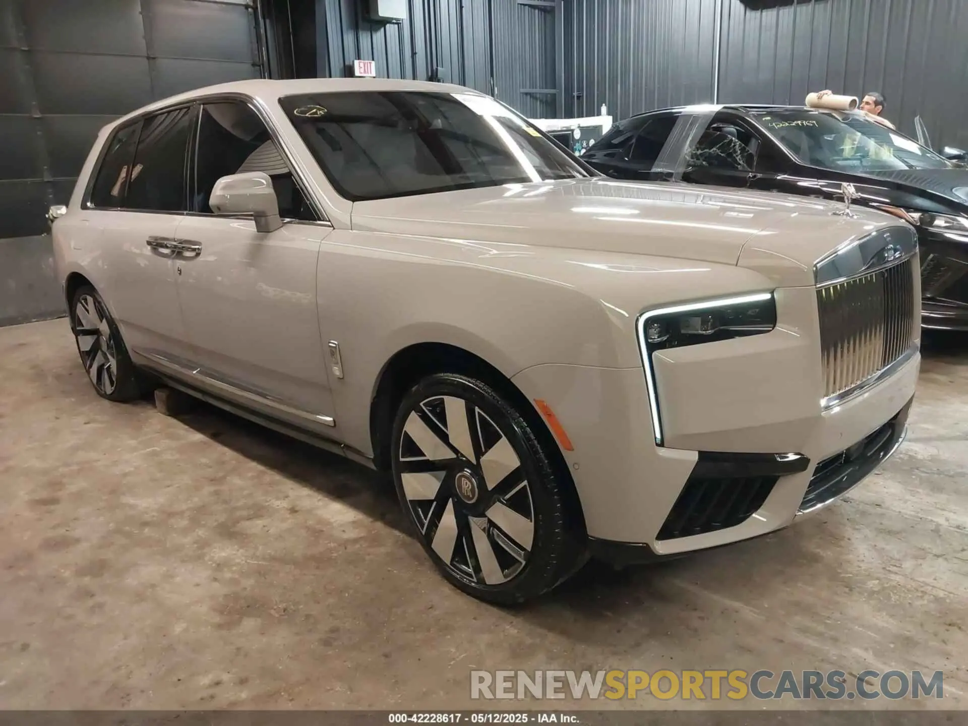 1 Photograph of a damaged car SLA13HA02SU227945 ROLLS-ROYCE CULLINAN 2025