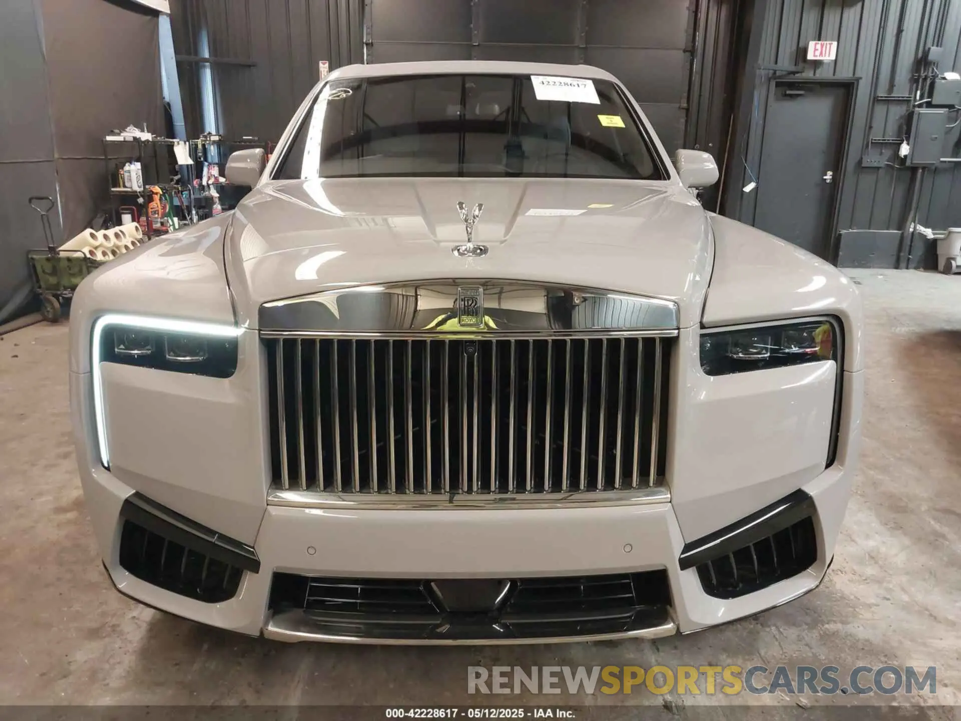 13 Photograph of a damaged car SLA13HA02SU227945 ROLLS-ROYCE CULLINAN 2025