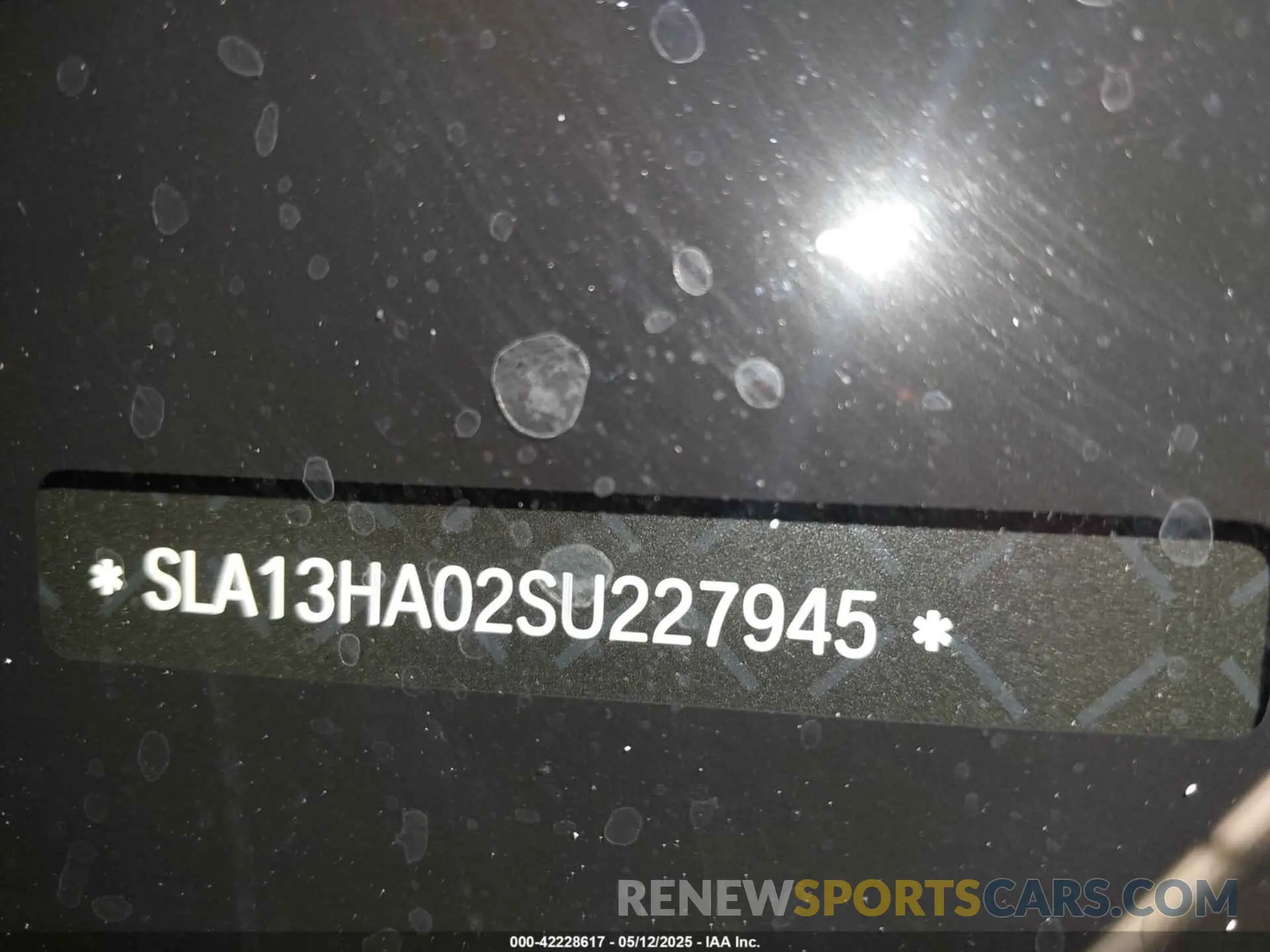 19 Photograph of a damaged car SLA13HA02SU227945 ROLLS-ROYCE CULLINAN 2025