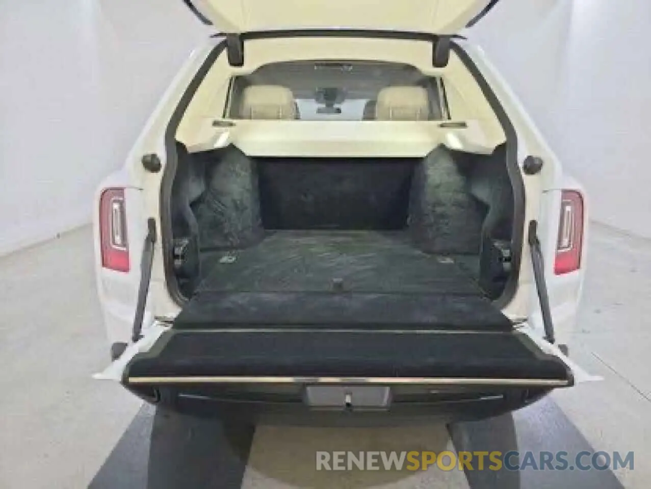 7 Photograph of a damaged car SLATV8C0XMU204XXX ROLLS-ROYCE CULLINAN B 2021