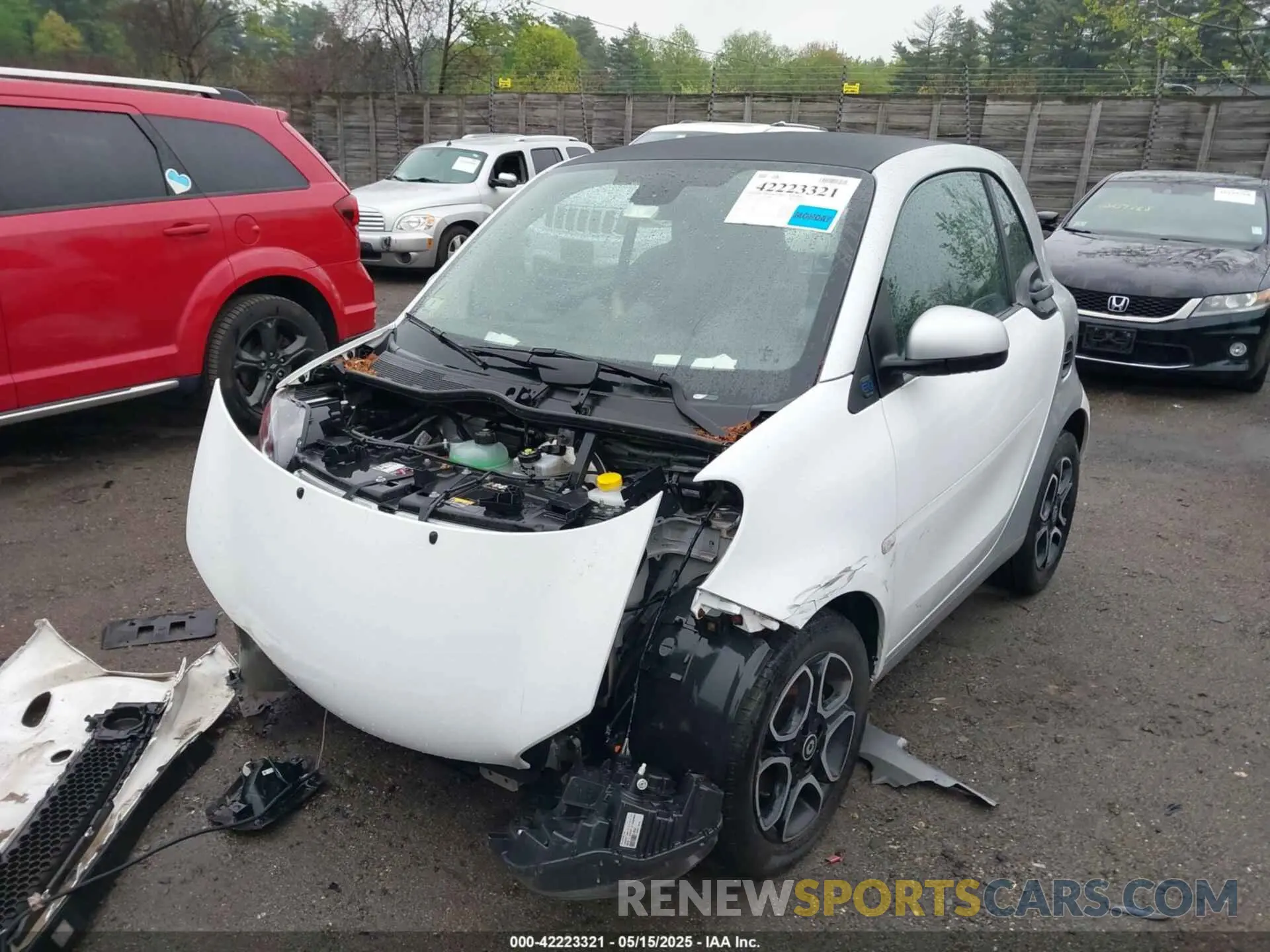 2 Photograph of a damaged car WMEFJ9BA1KK375602 SMART EQ FORTWO 2019