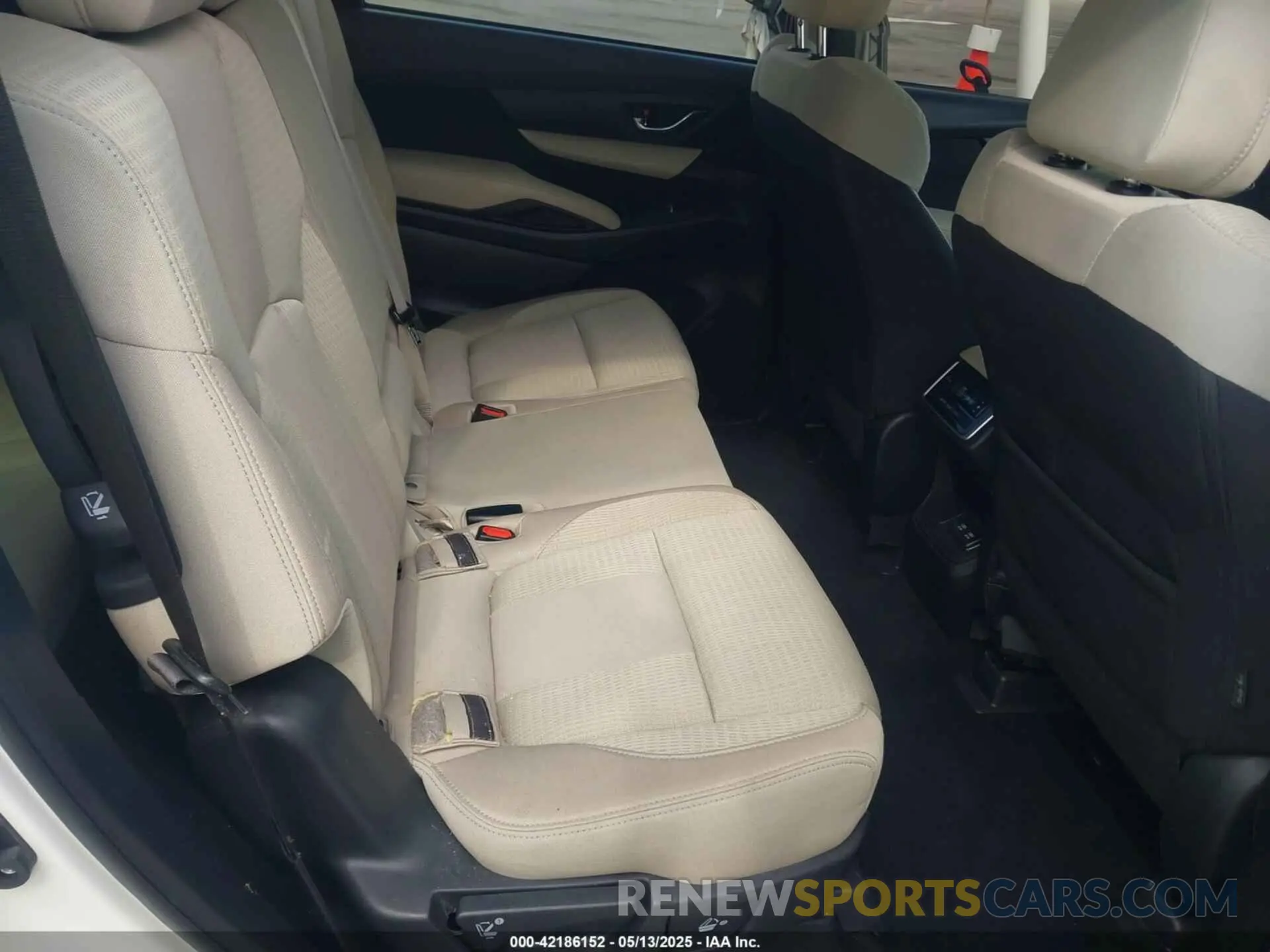 8 Photograph of a damaged car 4S4WMACD9K3428066 SUBARU ASCENT 2019
