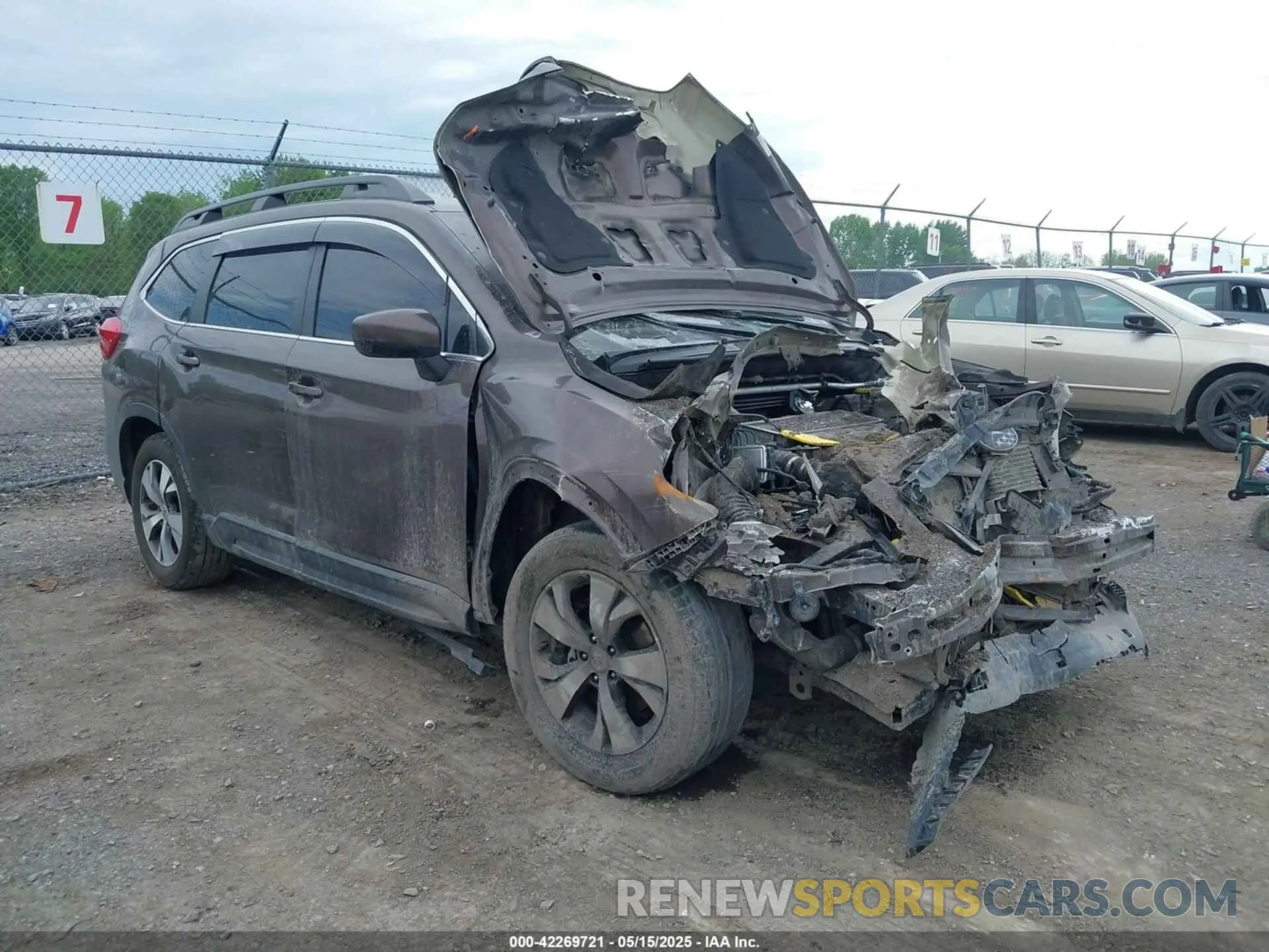 1 Photograph of a damaged car 4S4WMAFD6K3431745 SUBARU ASCENT 2019