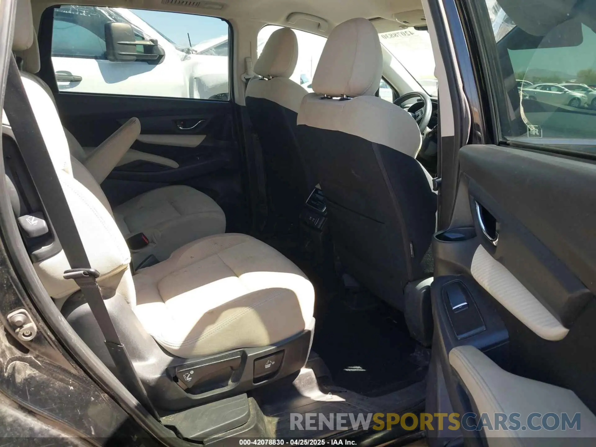 8 Photograph of a damaged car 4S4WMAFD7K3404604 SUBARU ASCENT 2019