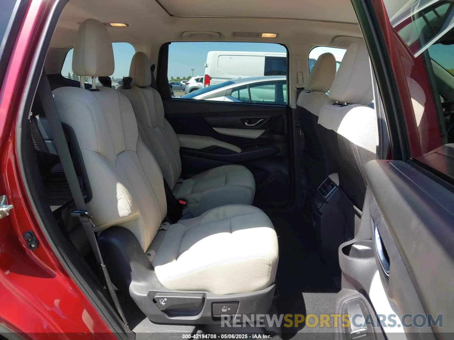 8 Photograph of a damaged car 4S4WMAHDXK3433088 SUBARU ASCENT 2019