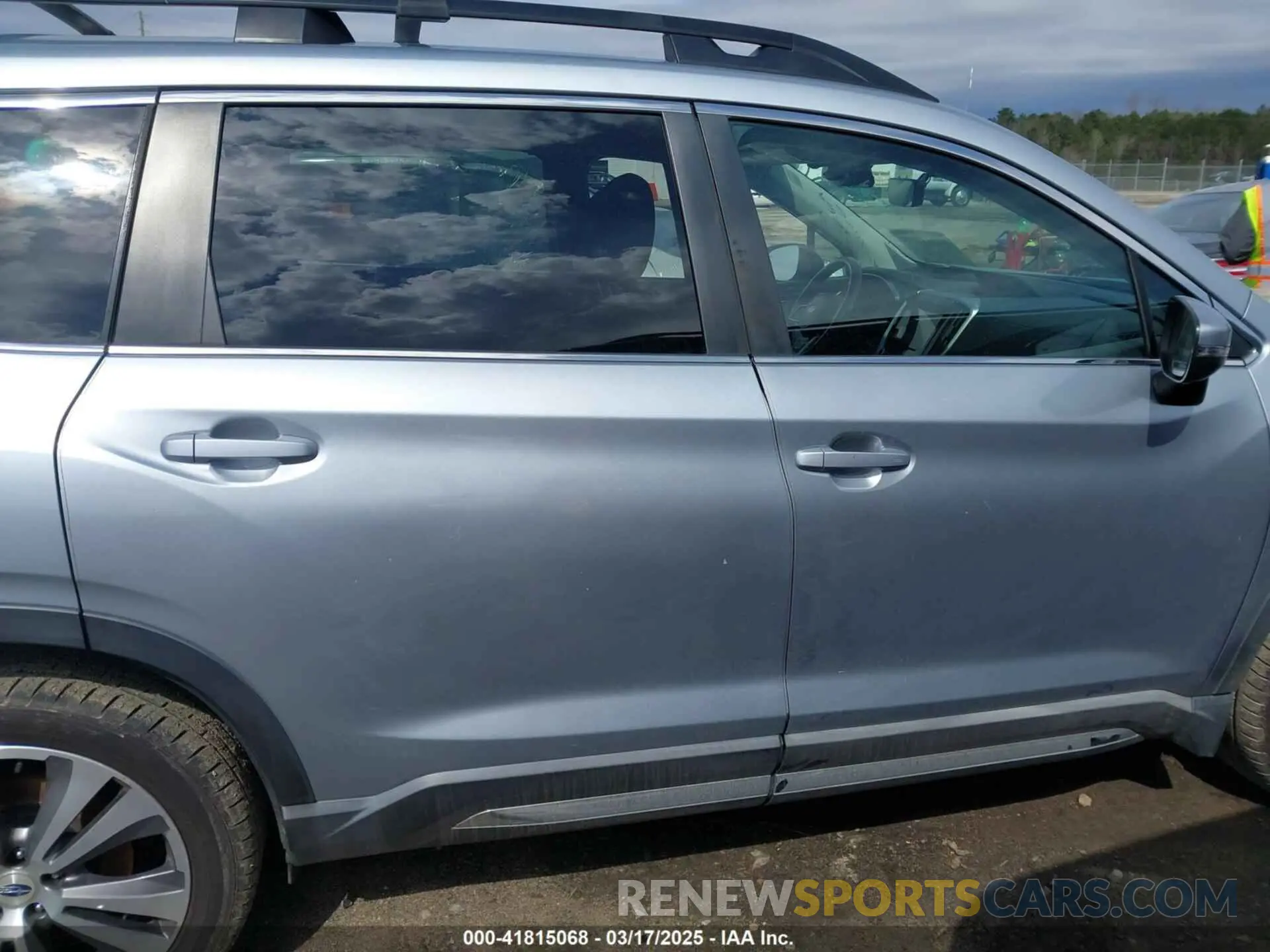 14 Photograph of a damaged car 4S4WMAJD0K3411076 SUBARU ASCENT 2019