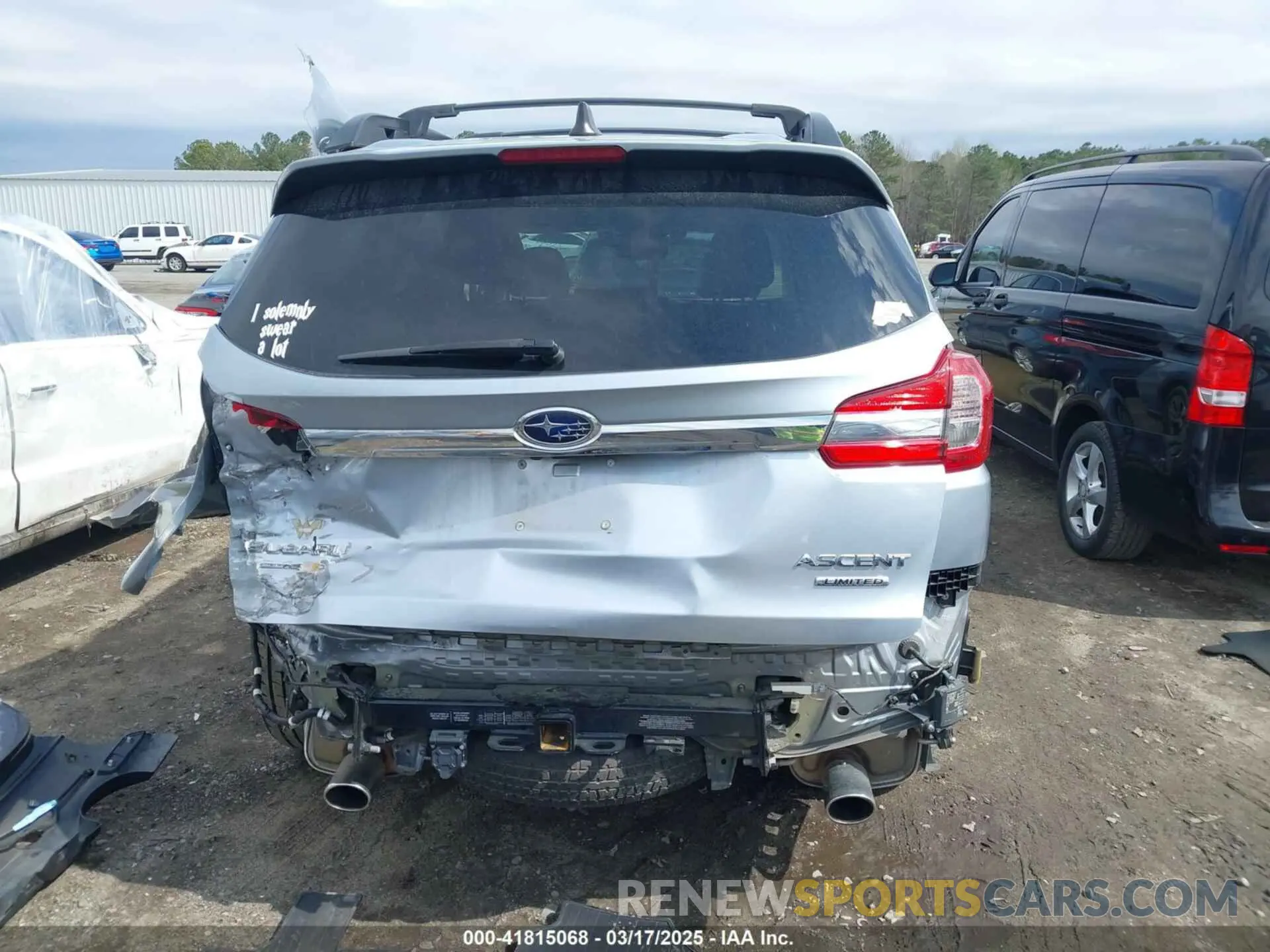 17 Photograph of a damaged car 4S4WMAJD0K3411076 SUBARU ASCENT 2019