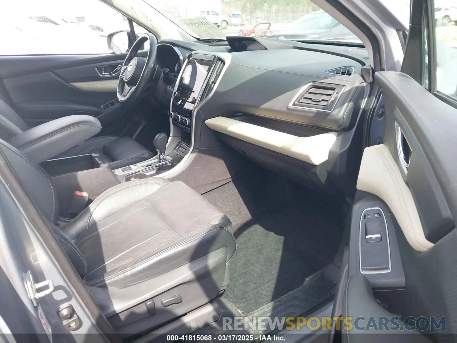 5 Photograph of a damaged car 4S4WMAJD0K3411076 SUBARU ASCENT 2019
