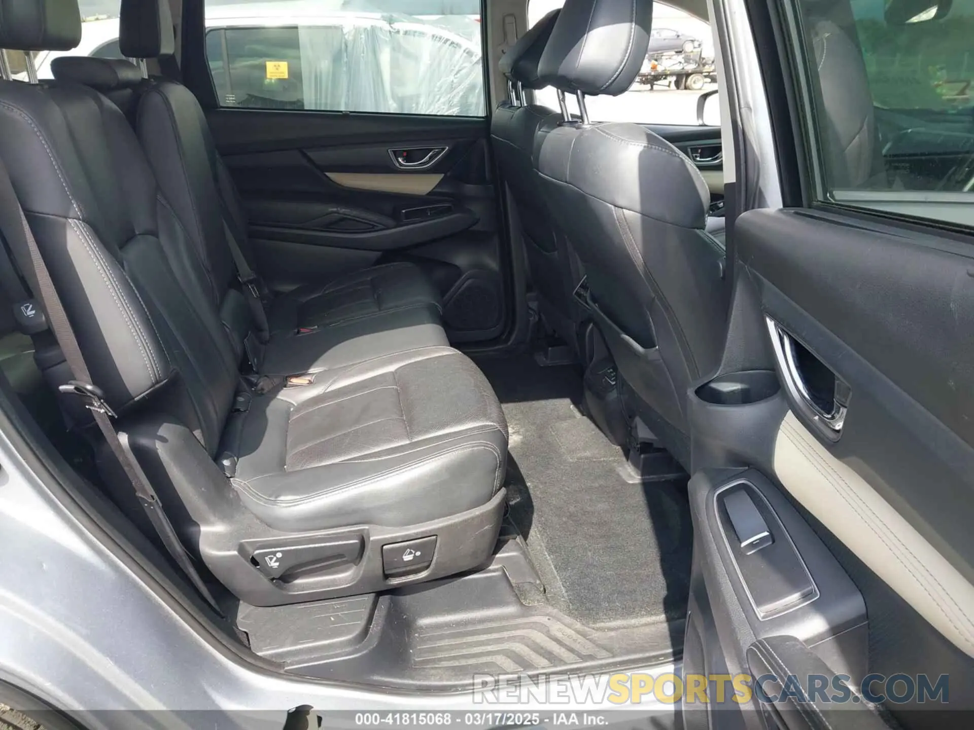 8 Photograph of a damaged car 4S4WMAJD0K3411076 SUBARU ASCENT 2019
