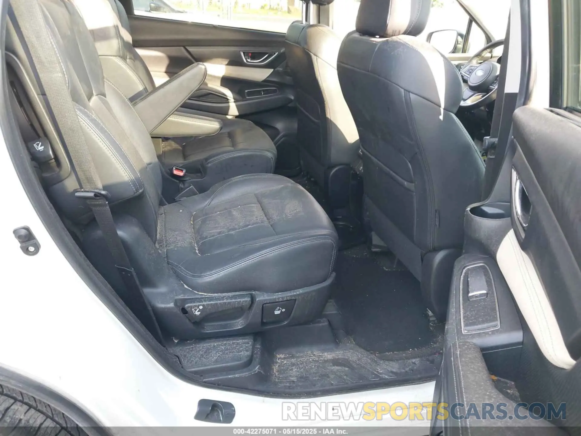 8 Photograph of a damaged car 4S4WMAMD6K3473223 SUBARU ASCENT 2019