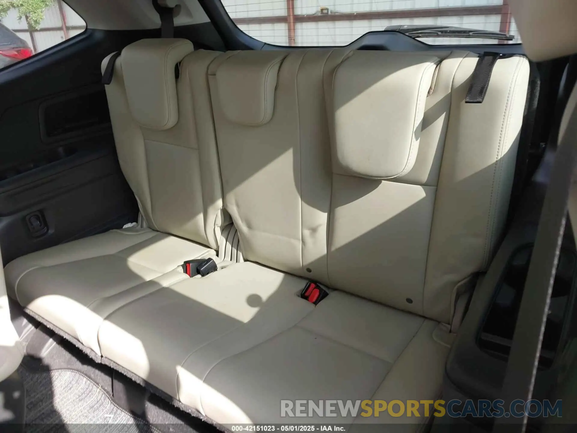 18 Photograph of a damaged car 4S4WMAMD8K3459159 SUBARU ASCENT 2019