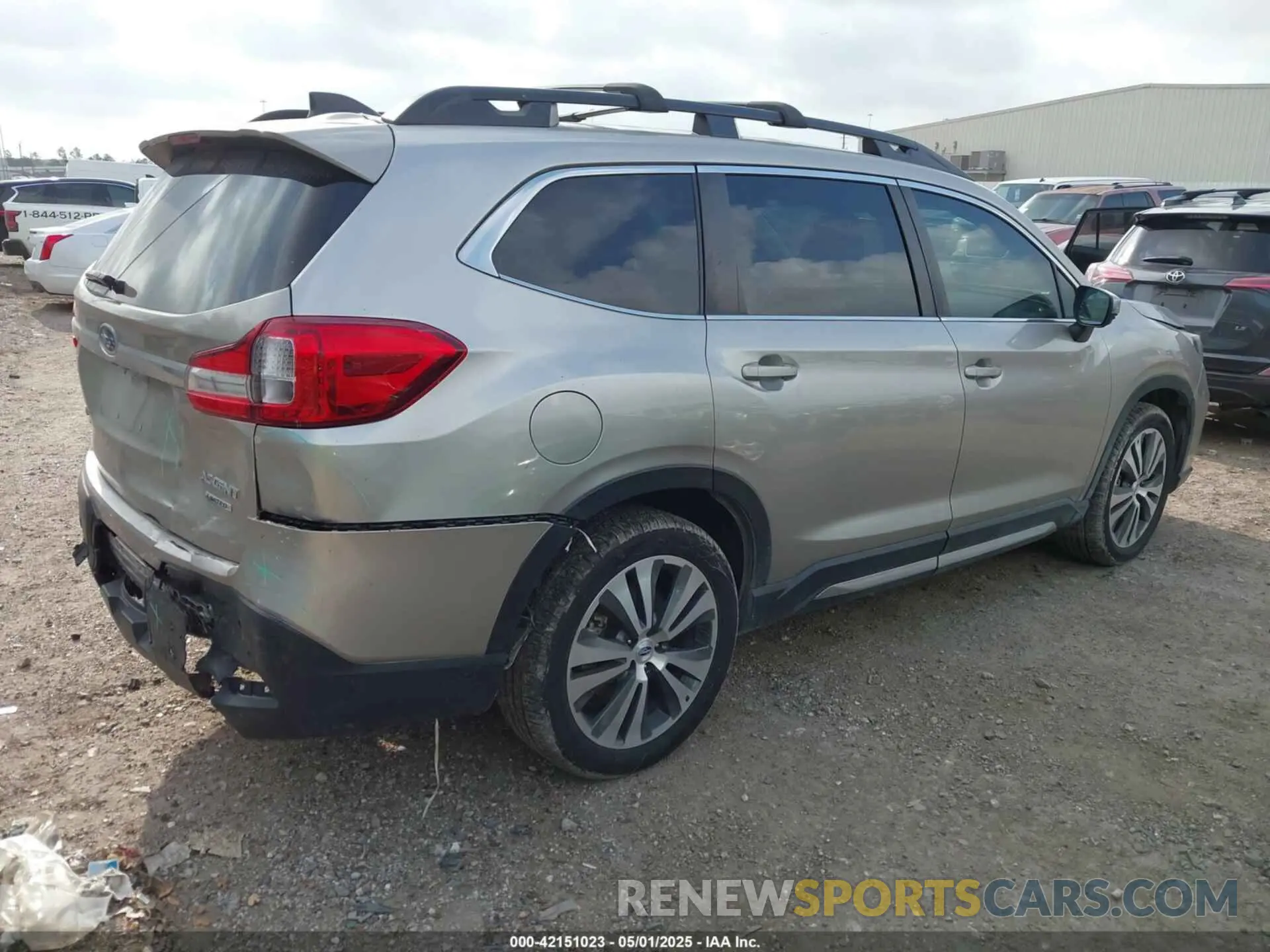 4 Photograph of a damaged car 4S4WMAMD8K3459159 SUBARU ASCENT 2019