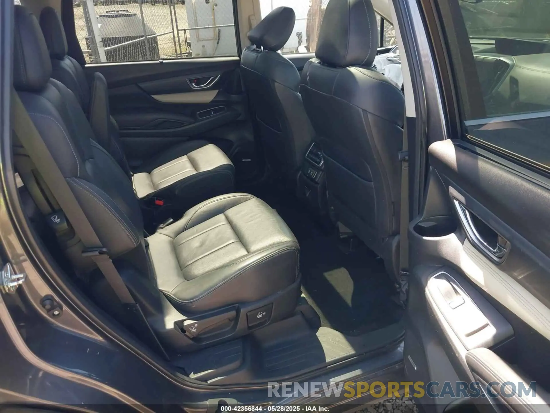 8 Photograph of a damaged car 4S4WMAPD0K3475397 SUBARU ASCENT 2019