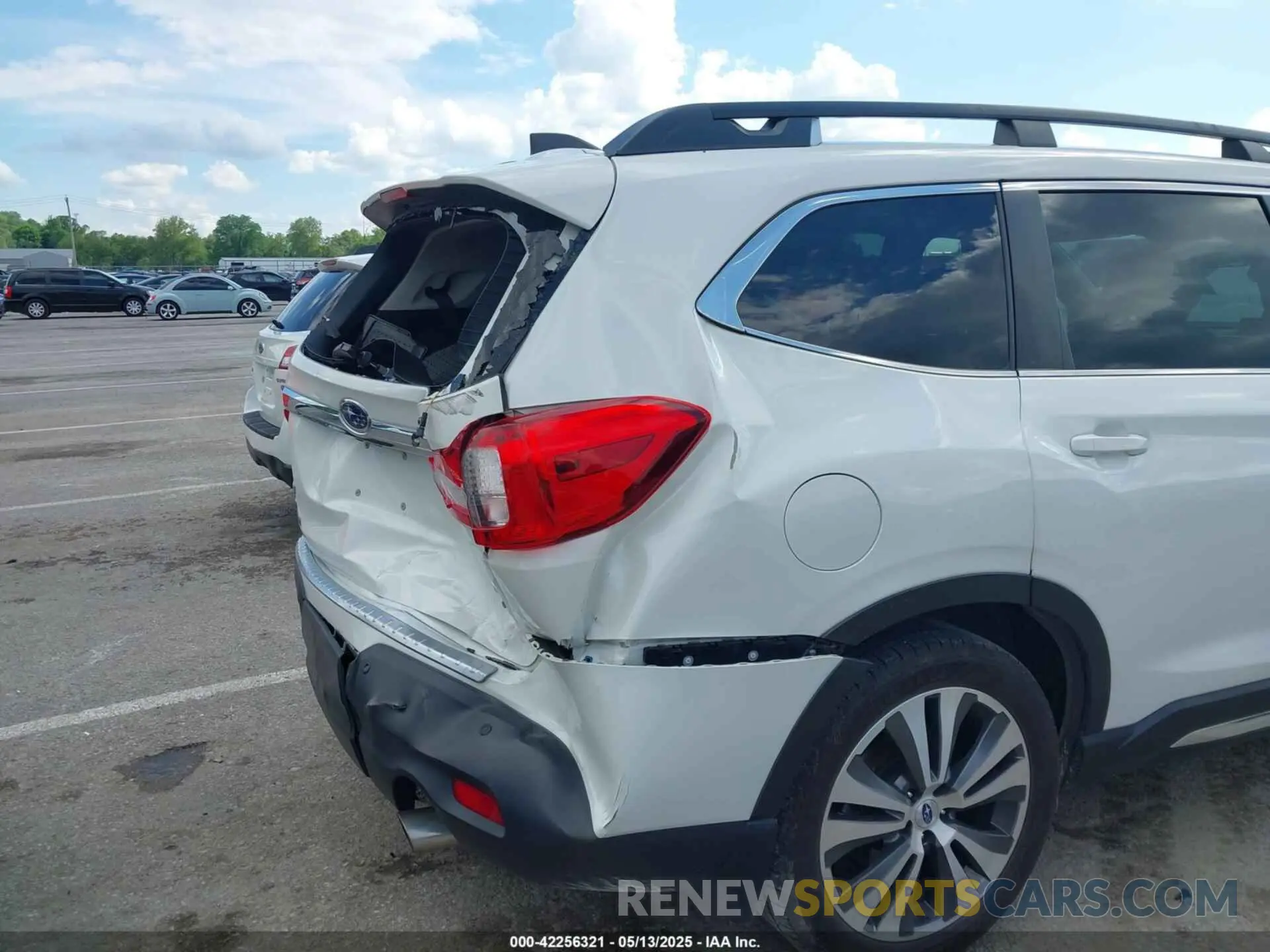 19 Photograph of a damaged car 4S4WMAPD2K3411328 SUBARU ASCENT 2019