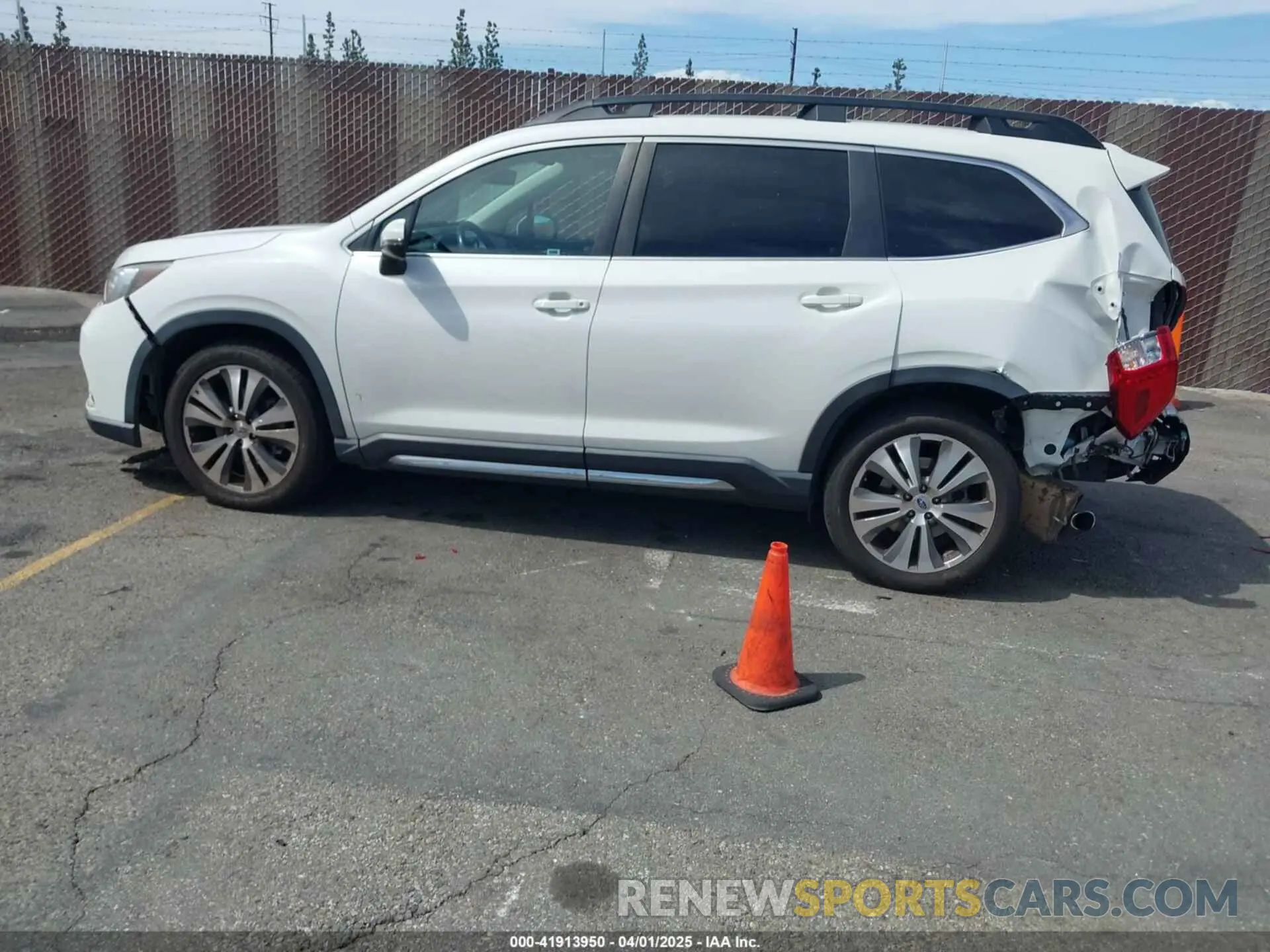 14 Photograph of a damaged car 4S4WMAPD5K3462564 SUBARU ASCENT 2019