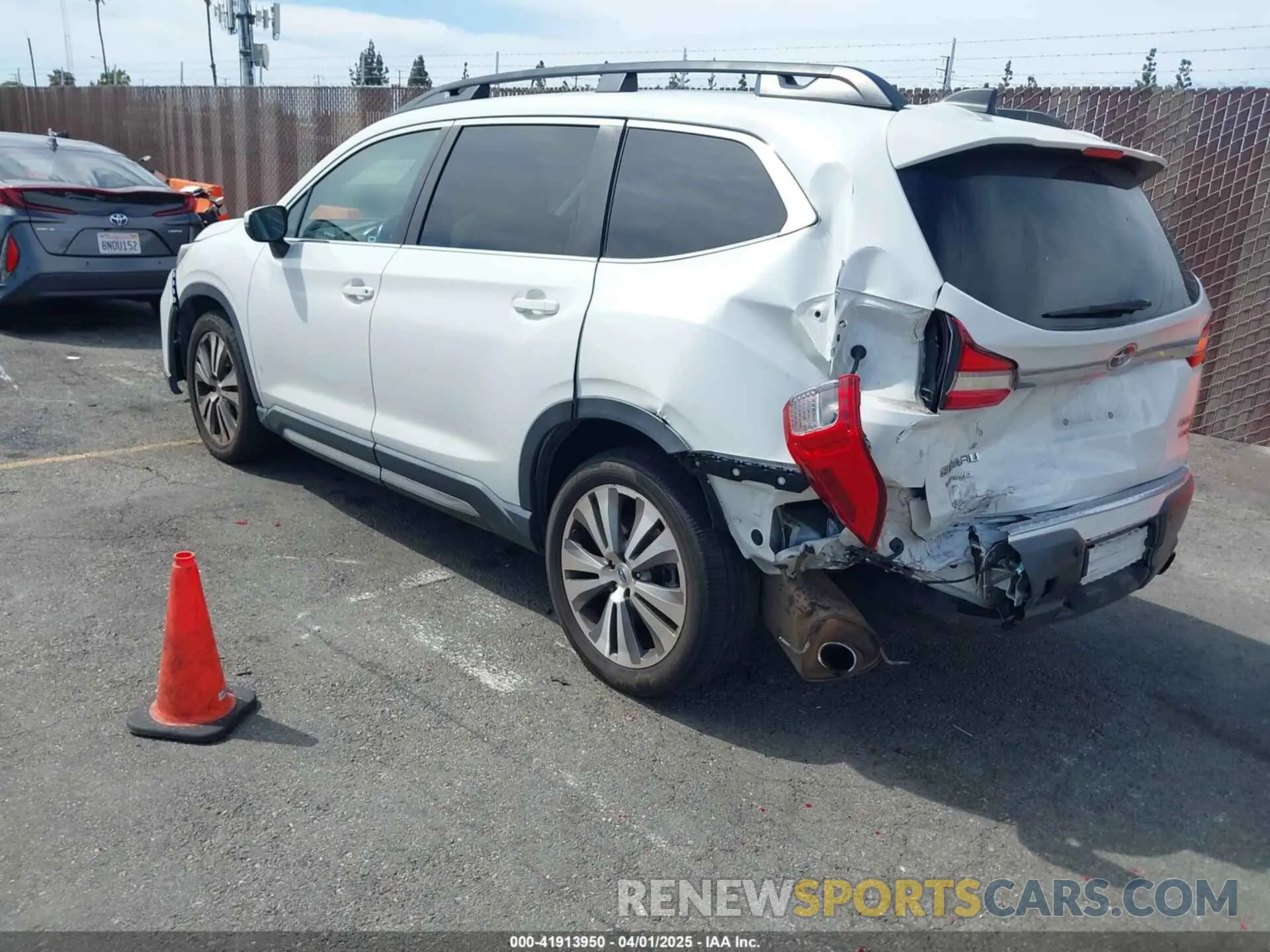 3 Photograph of a damaged car 4S4WMAPD5K3462564 SUBARU ASCENT 2019
