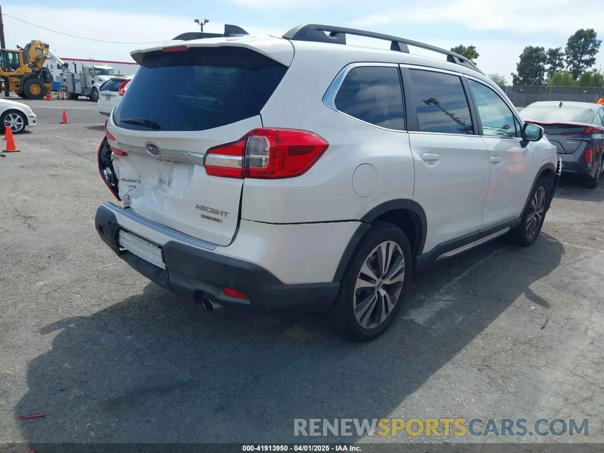 4 Photograph of a damaged car 4S4WMAPD5K3462564 SUBARU ASCENT 2019