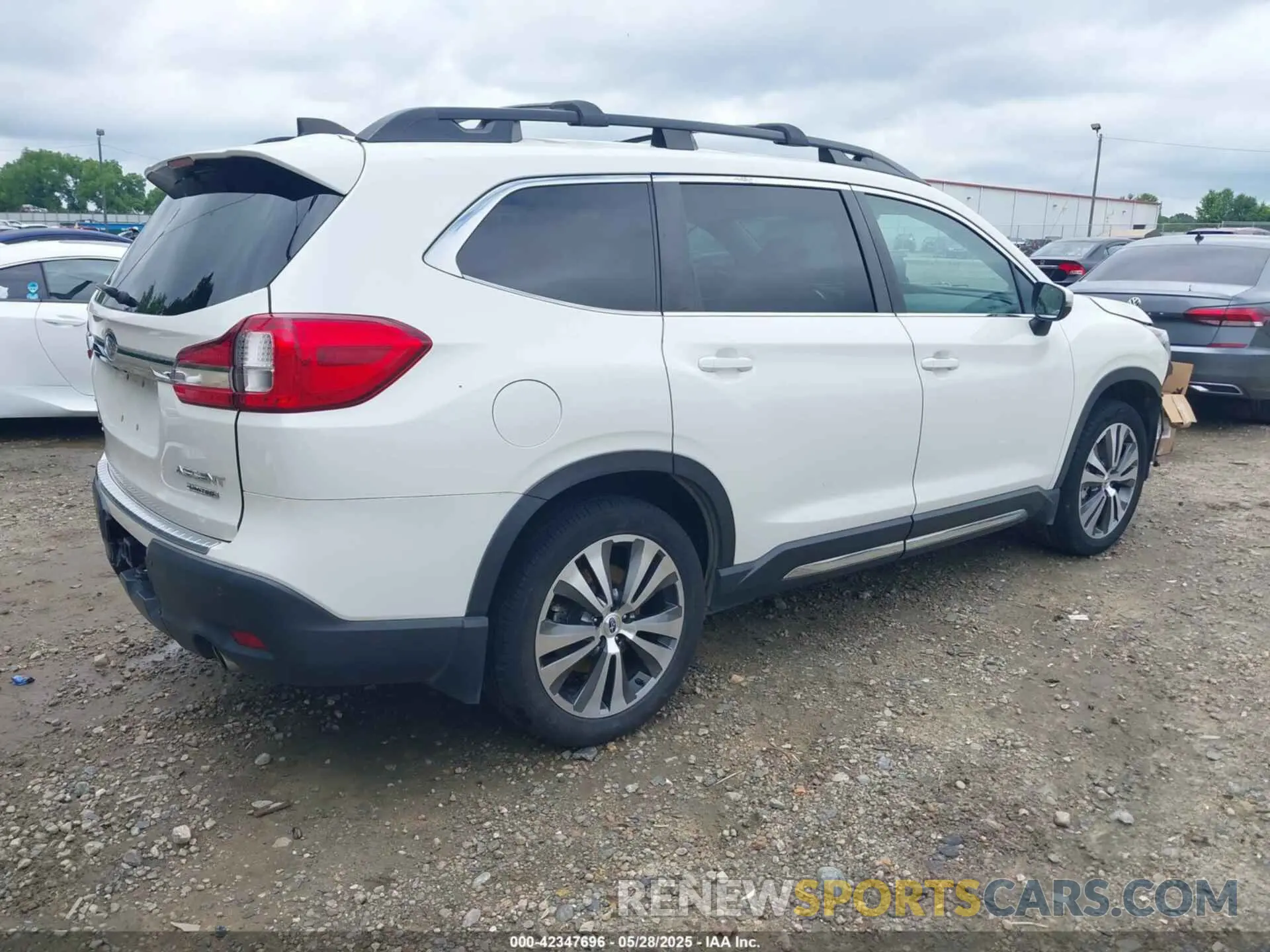 4 Photograph of a damaged car 4S4WMAPD7K3471394 SUBARU ASCENT 2019