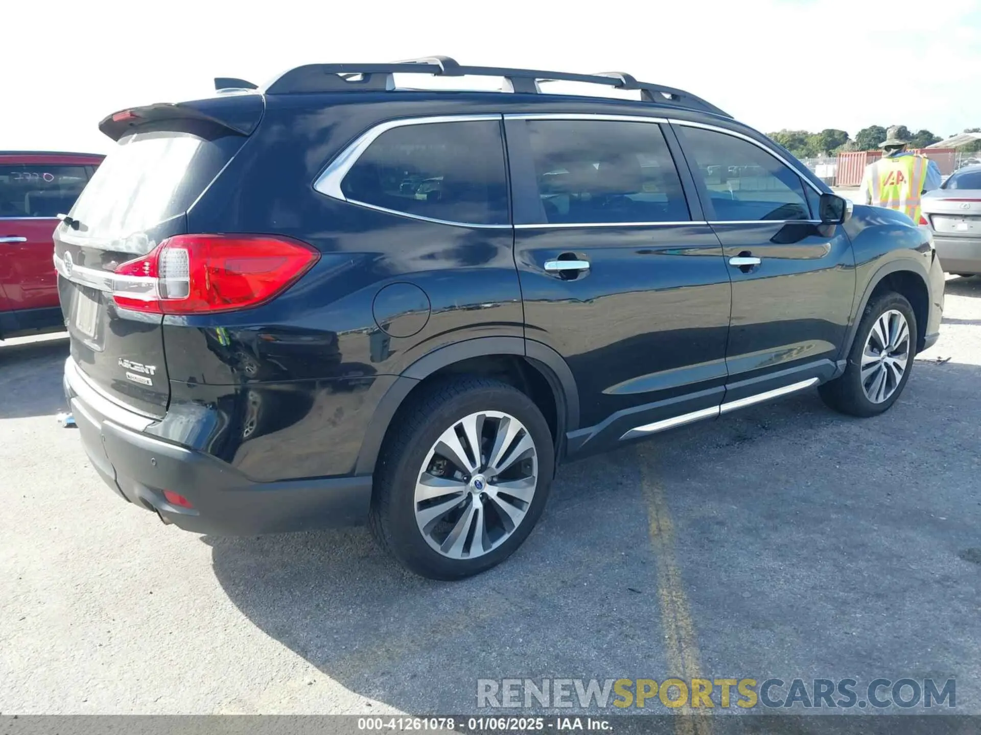 4 Photograph of a damaged car 4S4WMARD0K3421790 SUBARU ASCENT 2019