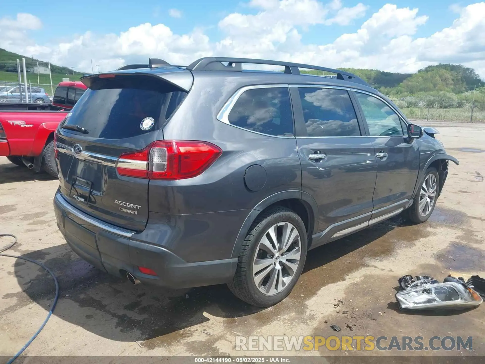 4 Photograph of a damaged car 4S4WMARD3K3452693 SUBARU ASCENT 2019