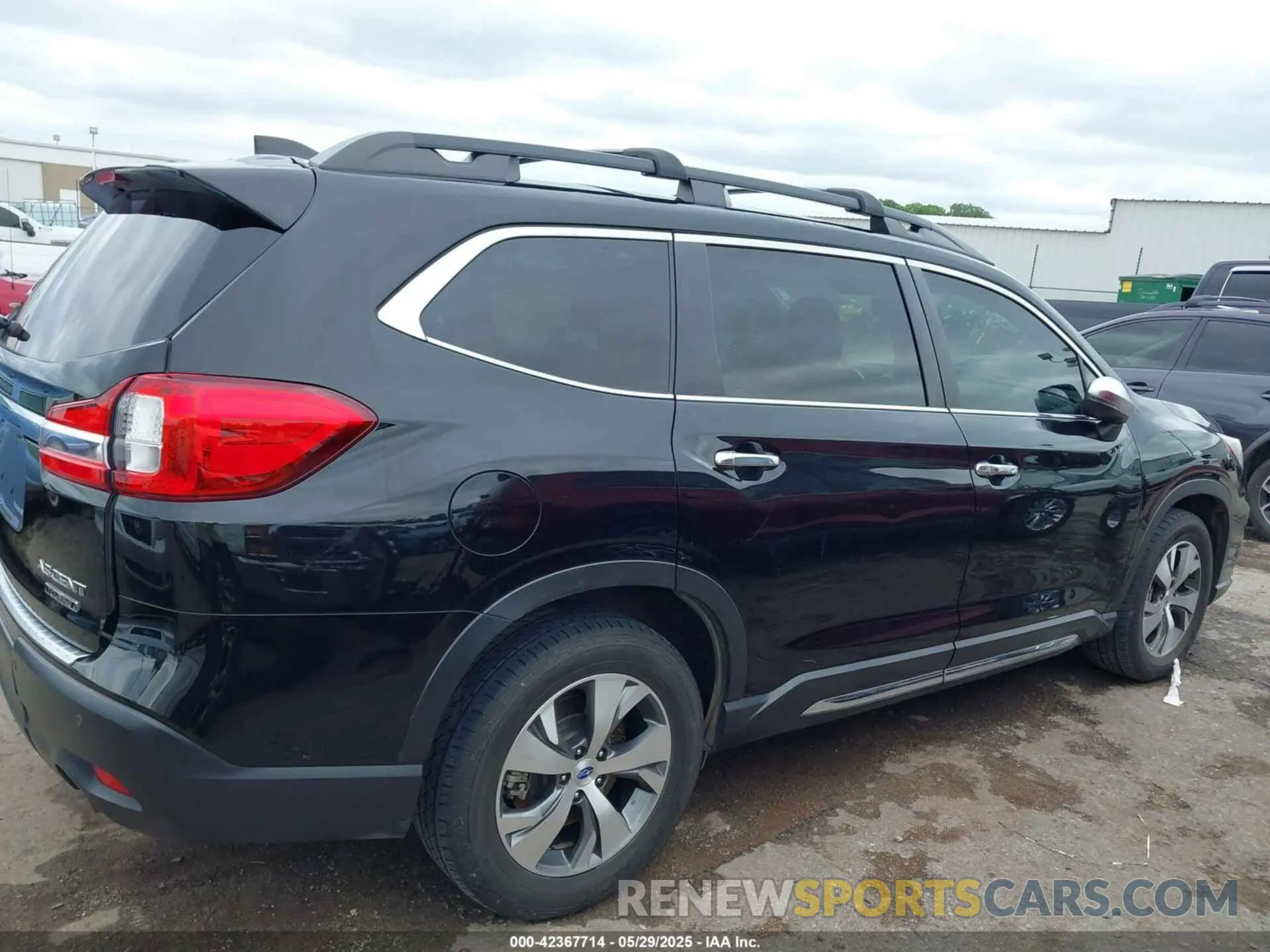 13 Photograph of a damaged car 4S4WMARD6K3446418 SUBARU ASCENT 2019