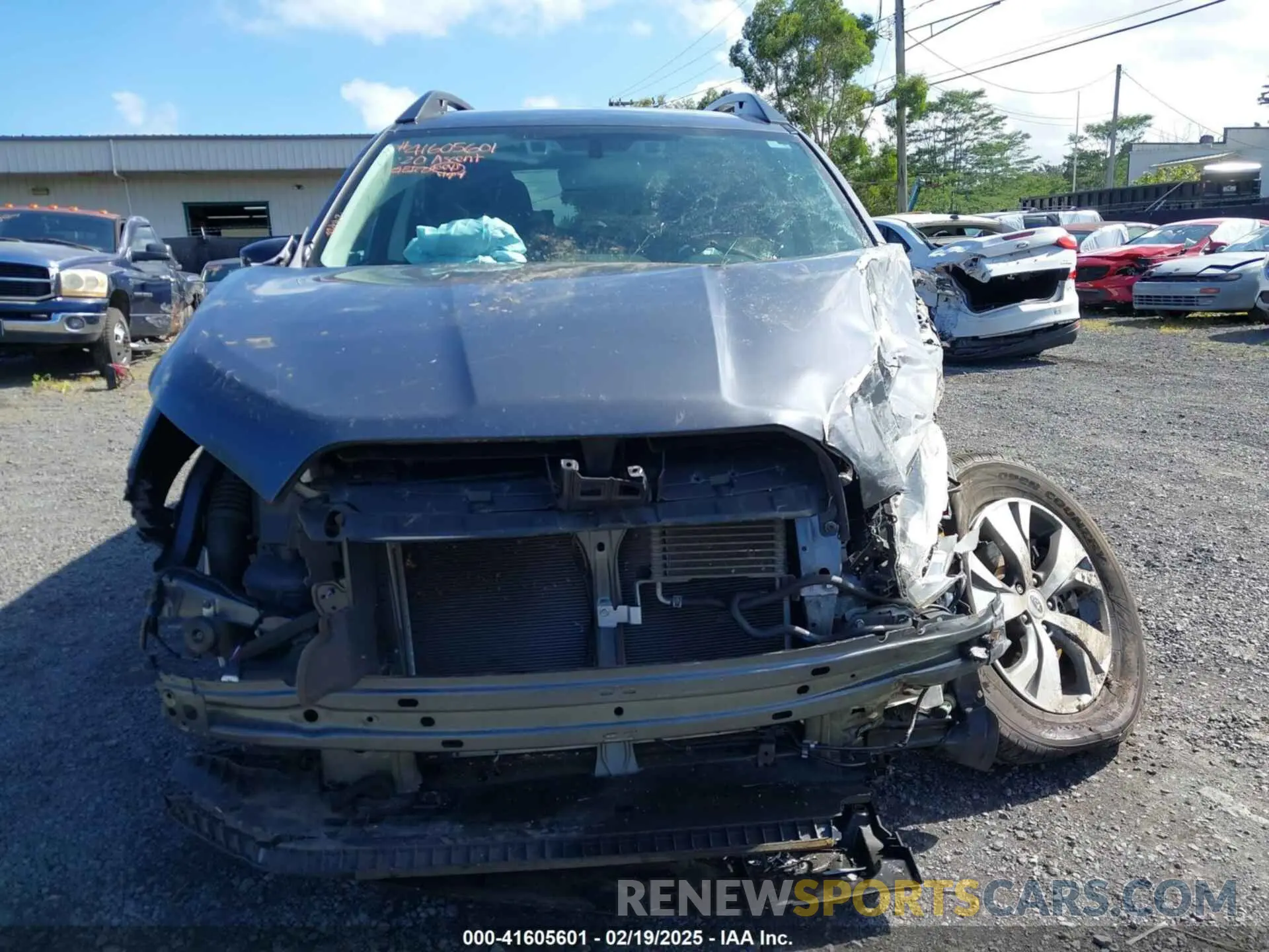 13 Photograph of a damaged car 4S4WMAFD3L3460377 SUBARU ASCENT 2020