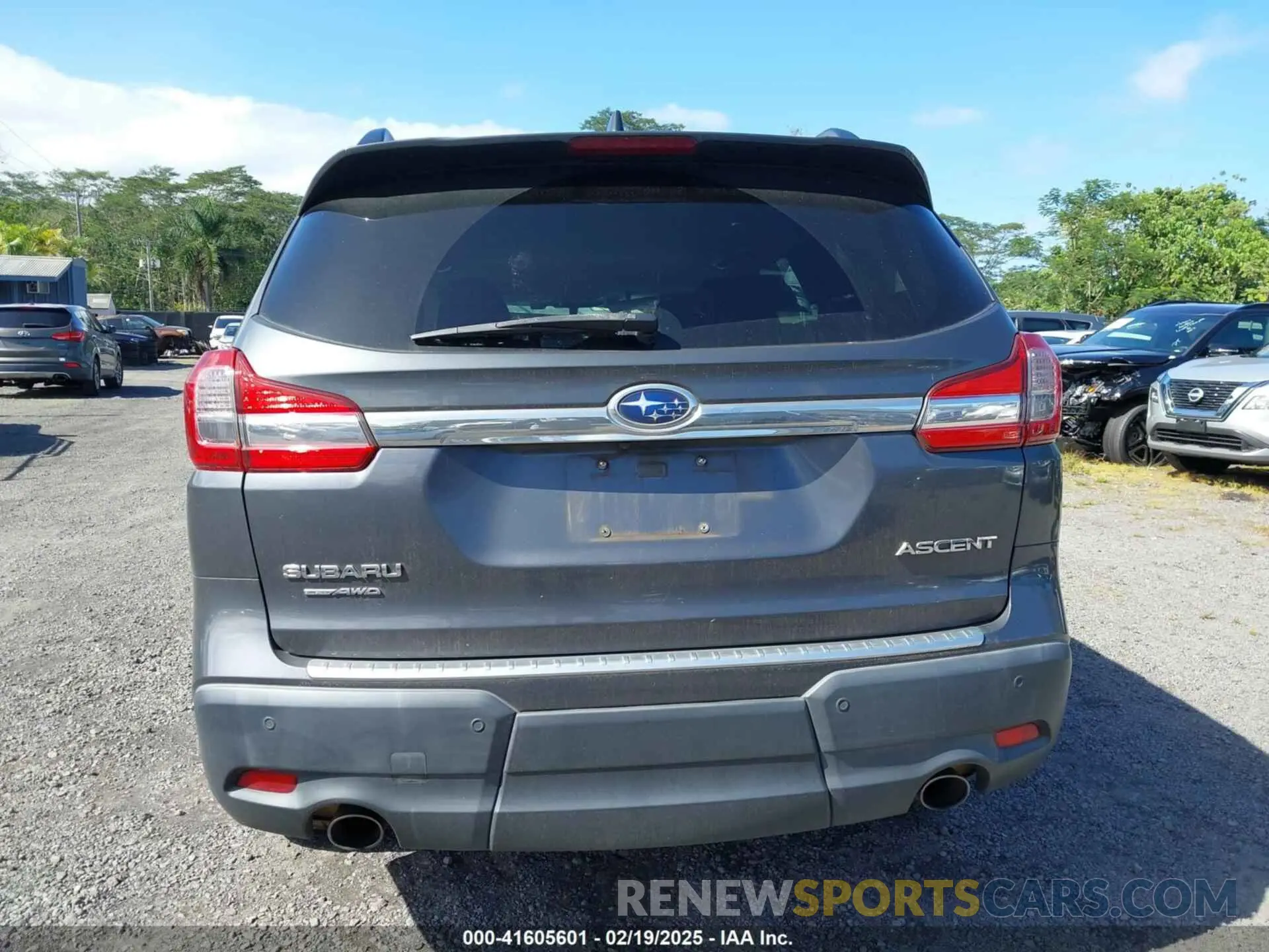 17 Photograph of a damaged car 4S4WMAFD3L3460377 SUBARU ASCENT 2020