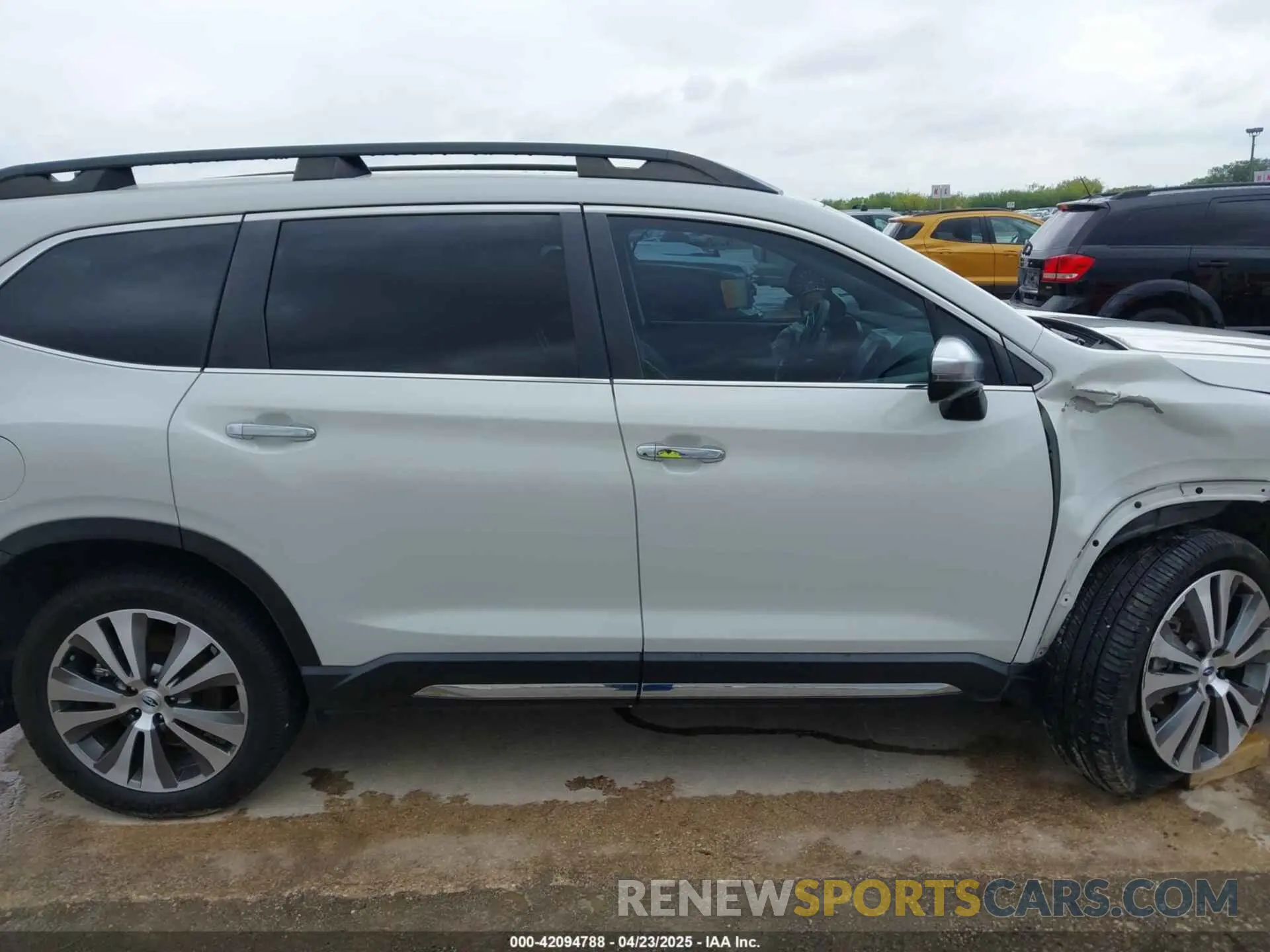 13 Photograph of a damaged car 4S4WMARD9L3423250 SUBARU ASCENT 2020