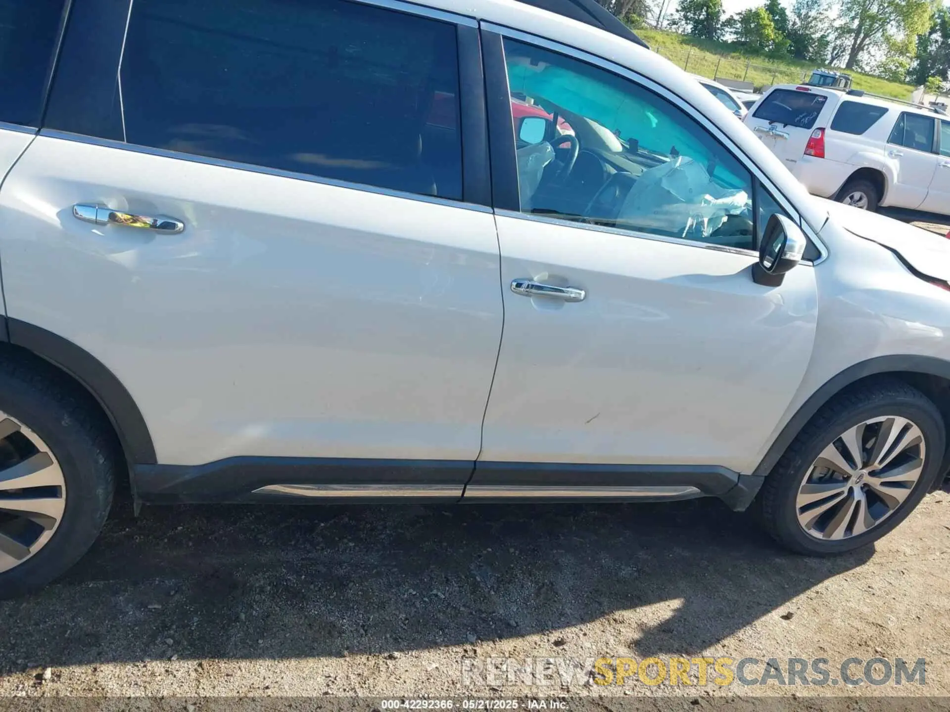 13 Photograph of a damaged car 4S4WMARD9L3468656 SUBARU ASCENT 2020