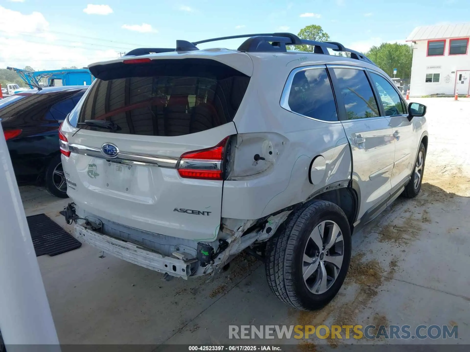 4 Photograph of a damaged car 4S4WMACD0M3408940 SUBARU ASCENT 2021