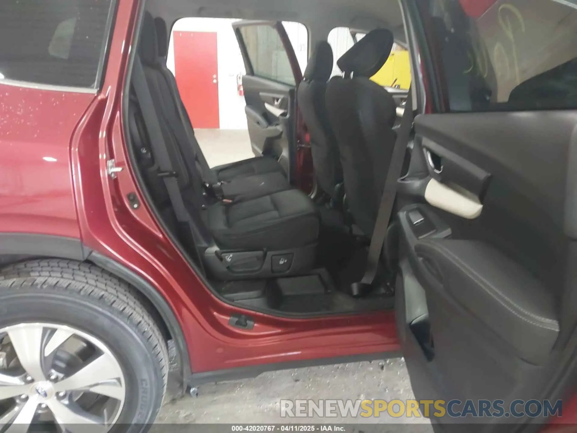 8 Photograph of a damaged car 4S4WMACD7M3441448 SUBARU ASCENT 2021