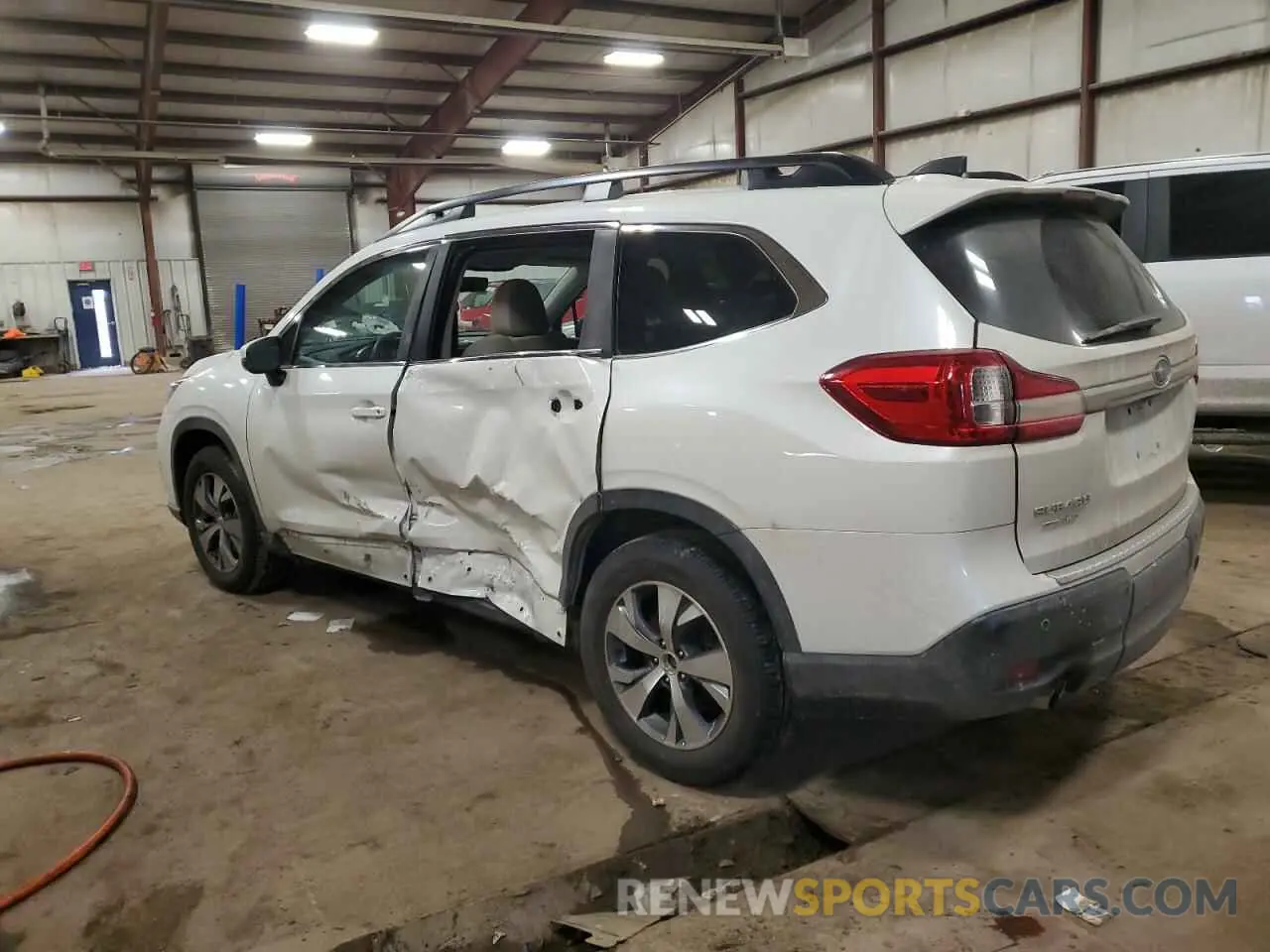 2 Photograph of a damaged car 4S4WMAFD5M3419878 SUBARU ASCENT 2021