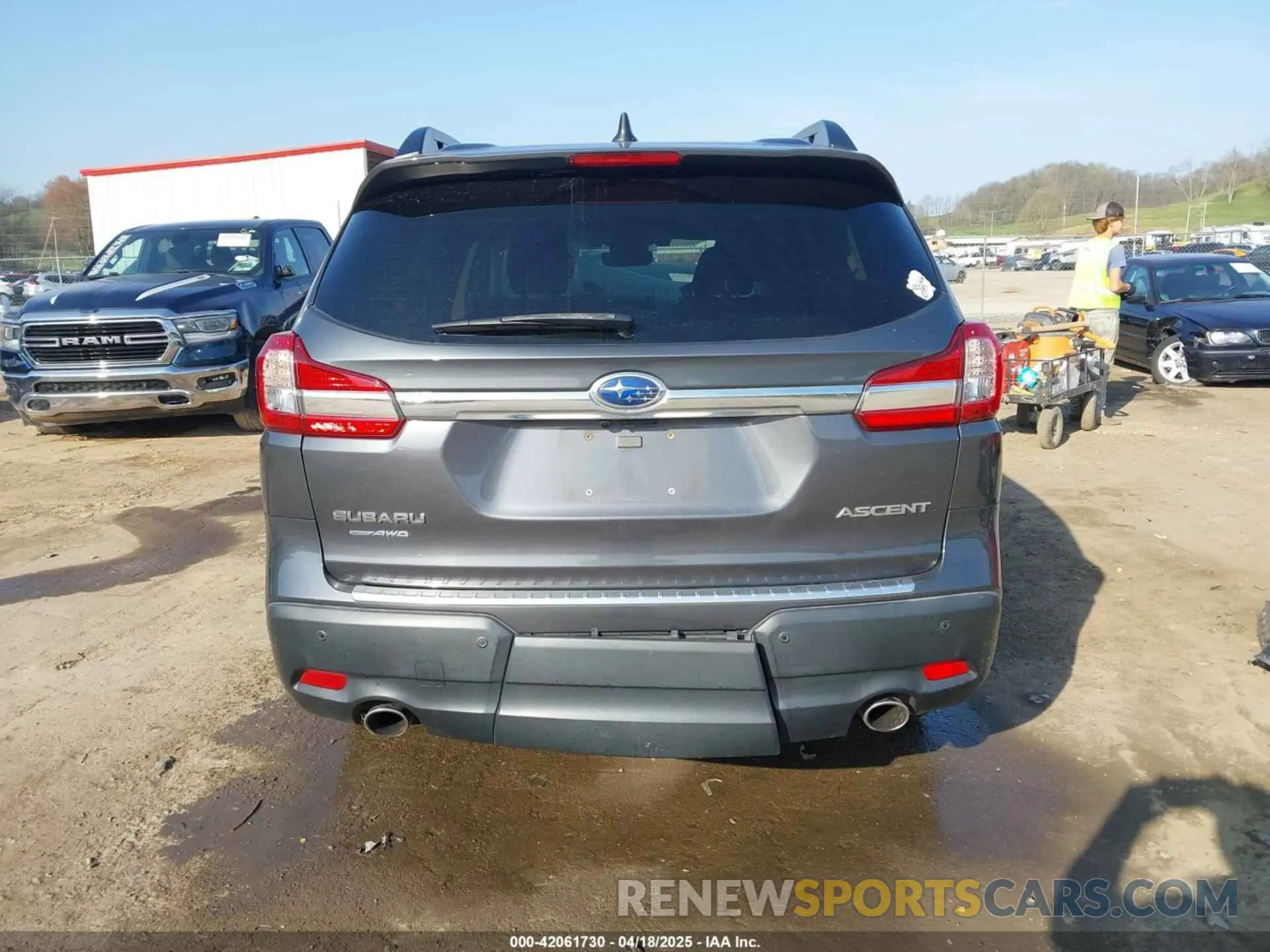 17 Photograph of a damaged car 4S4WMAFDXM3406737 SUBARU ASCENT 2021