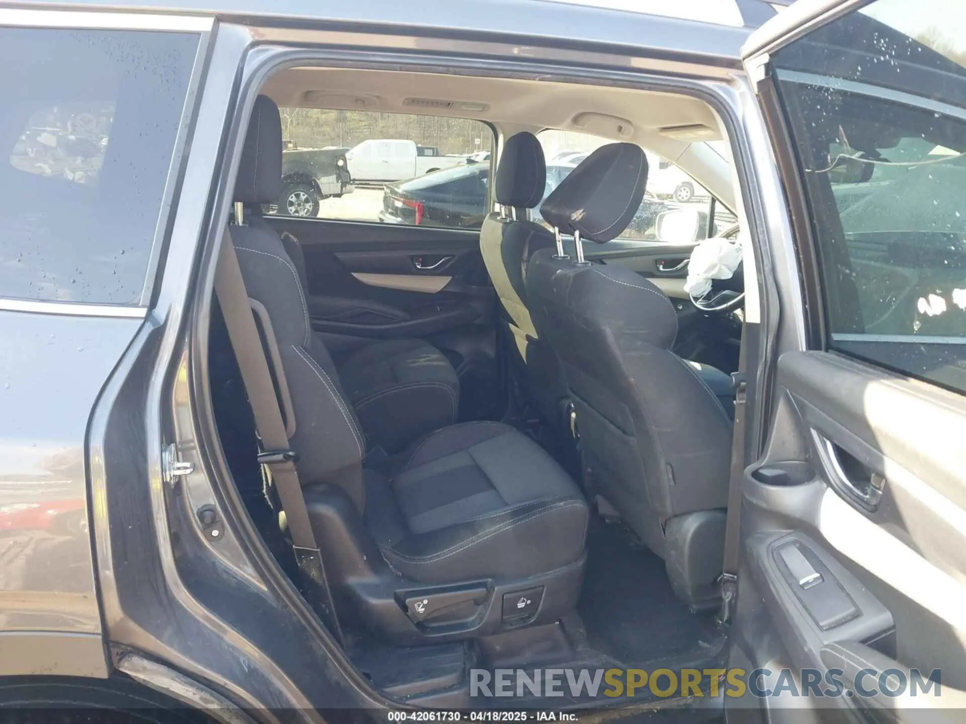 8 Photograph of a damaged car 4S4WMAFDXM3406737 SUBARU ASCENT 2021